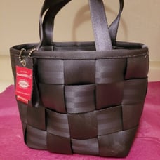 Harveys seatbelt bag