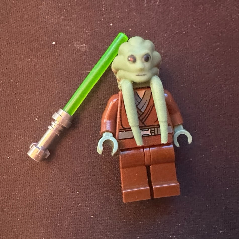 LEGO Starwars Jedi Kit Fisto Minifigure Lightsaber 7661 8088 9526