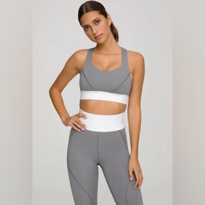 Good American Core Power Racerback Elastic Band Sports Bra Grey/White Size 1 (S)