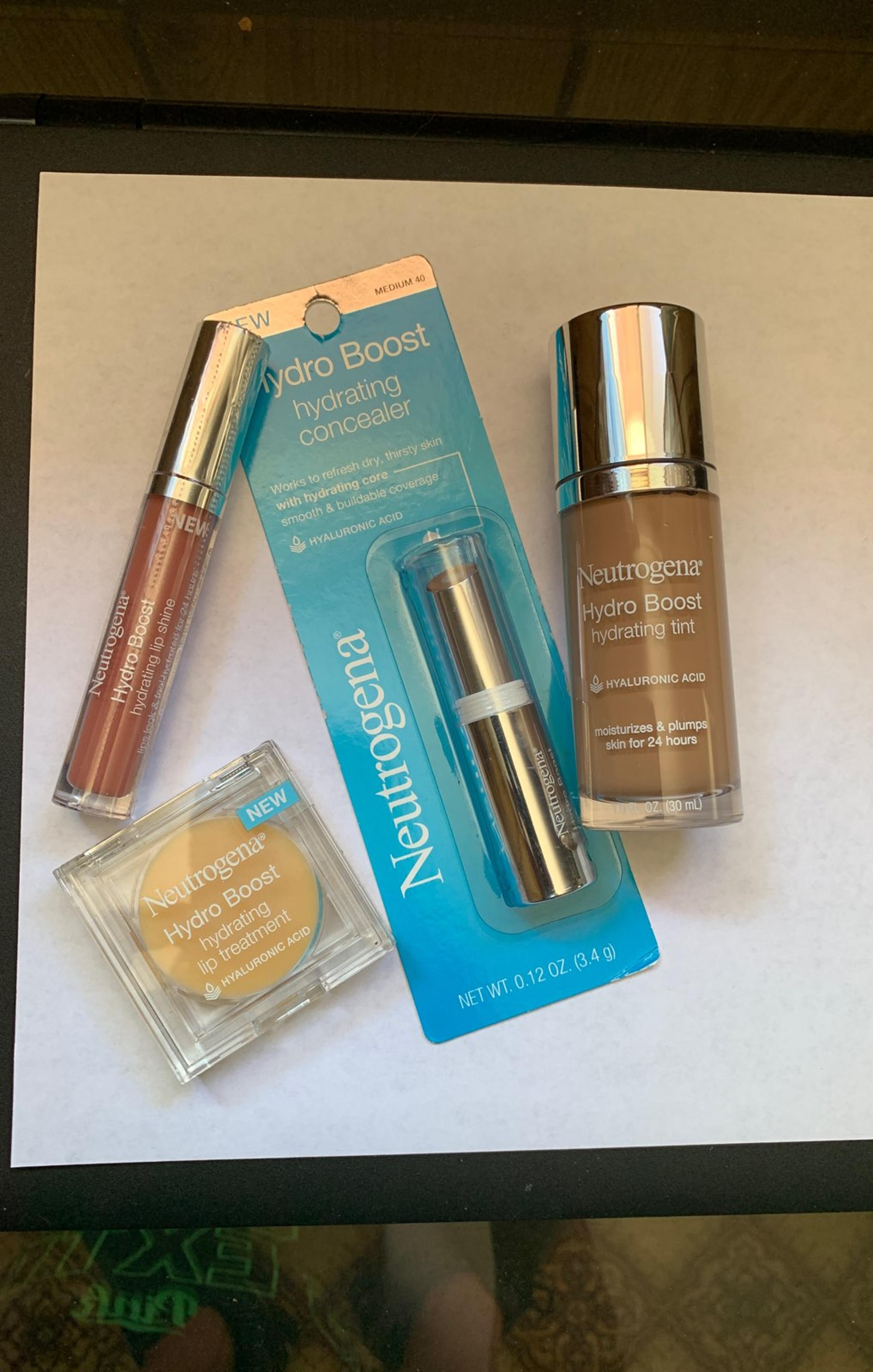NEUTROGENA 4-Piece Makeup