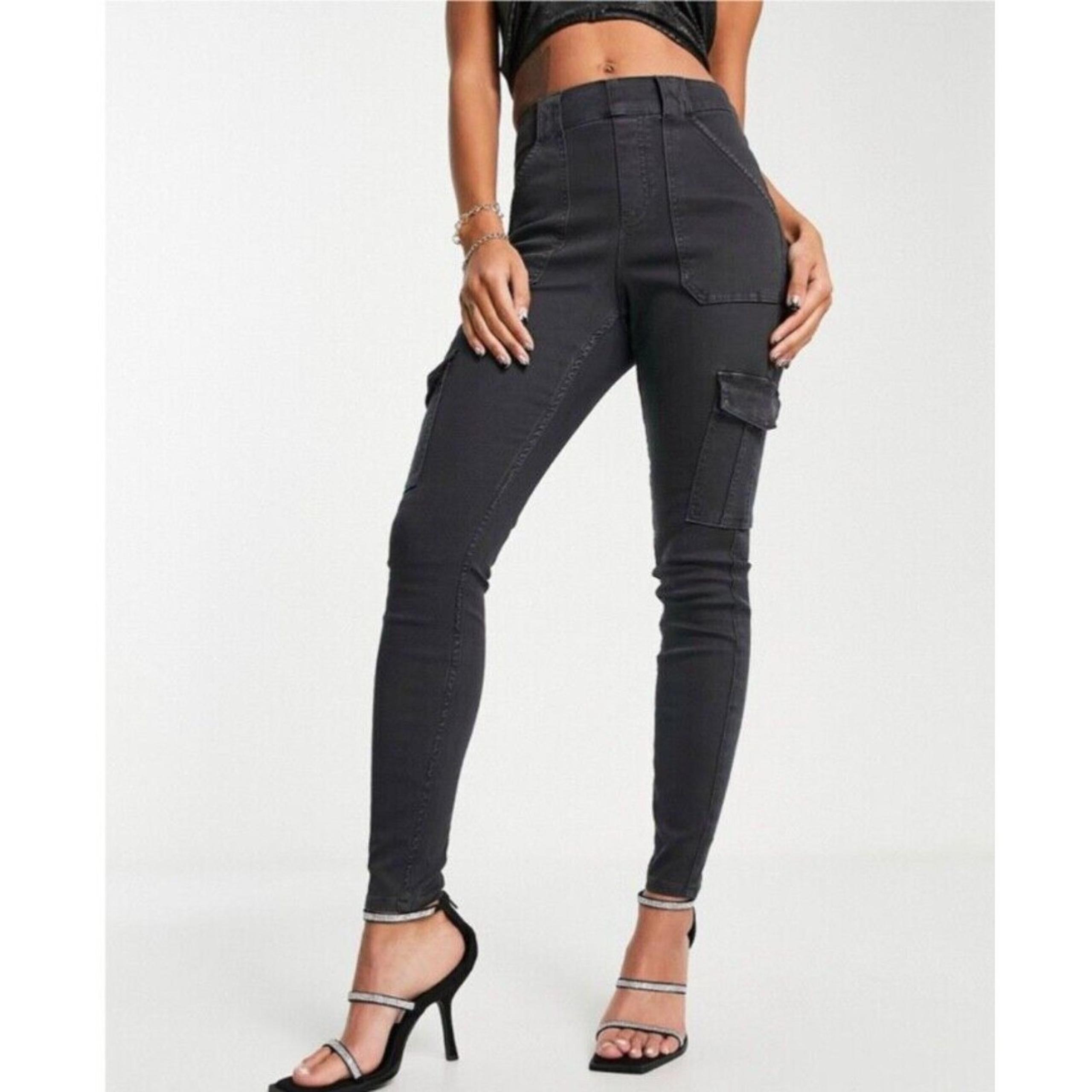 SPANX Stretch Twill Ankle Cargo Pants in Washed Charcoal Womens Size Medium