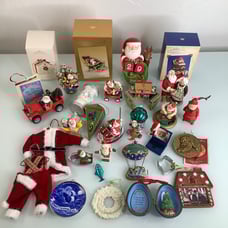 VGT Hallmark Keepsake Santa Claus ornament lot of 28 + Days till Christmas Santa