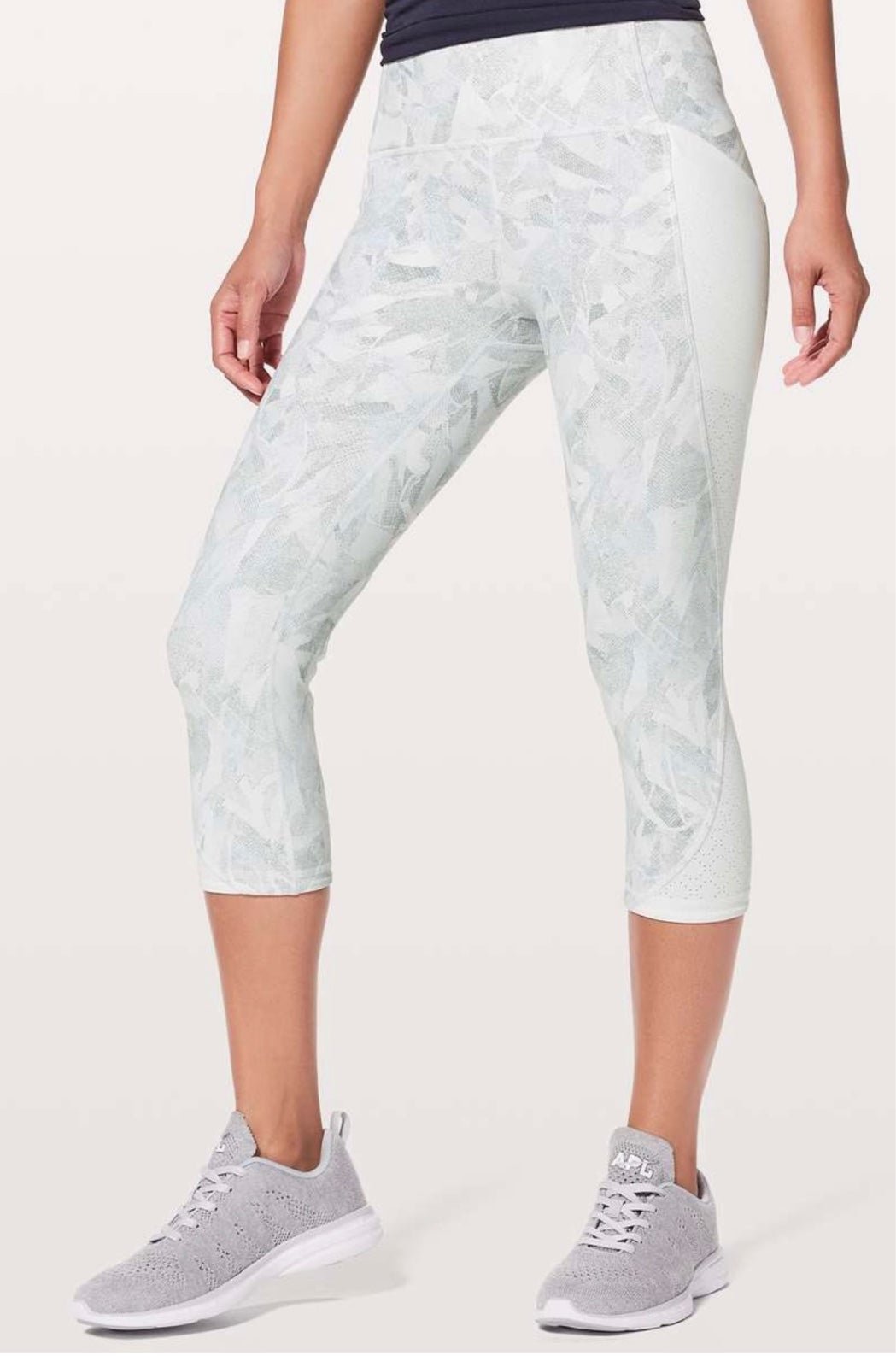 Lululemon Breezy Dot Crop *19 Leggings (Size 6