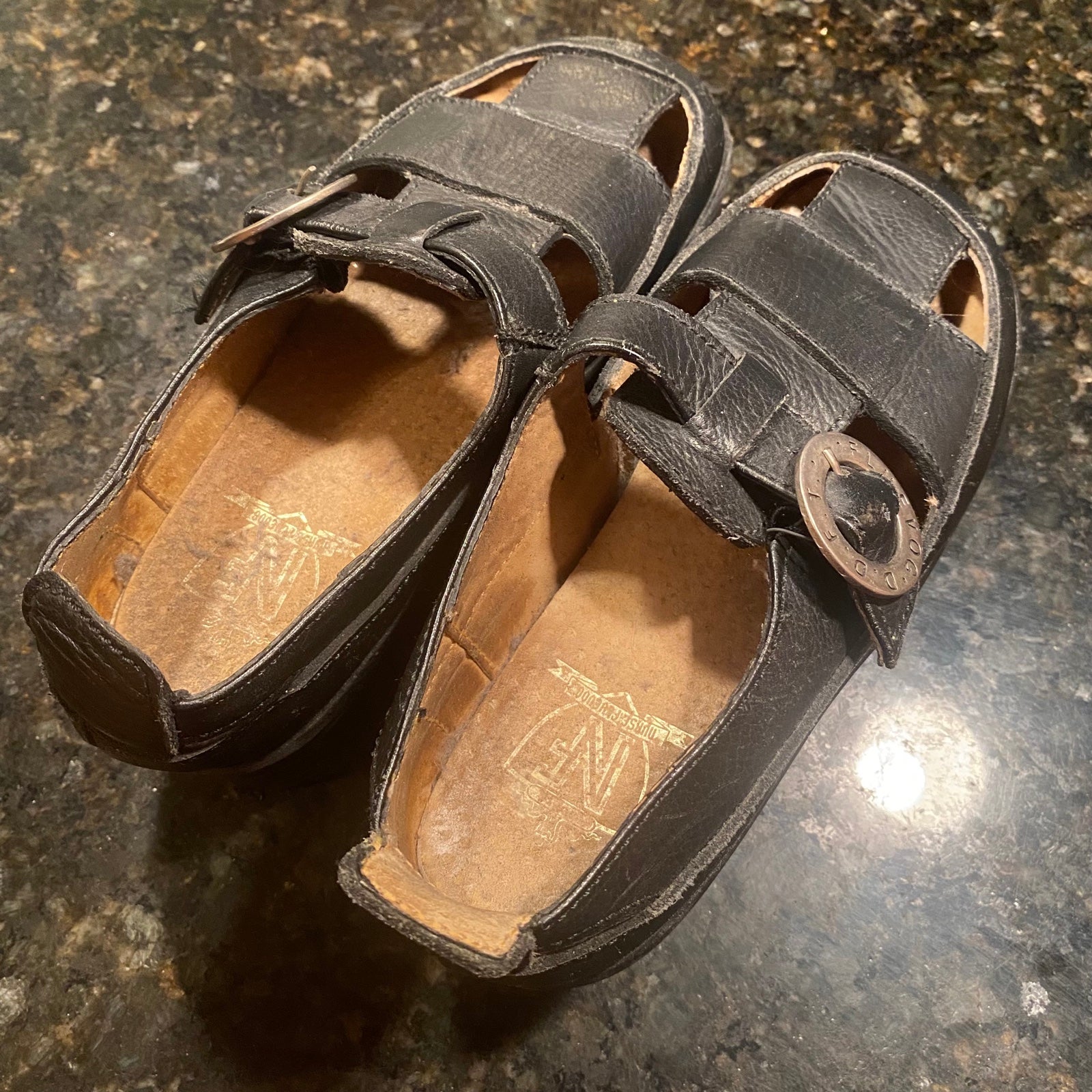 VINTAGE john fluevog womens platform mary jane style shoes — 1993 (size 5.5/6)