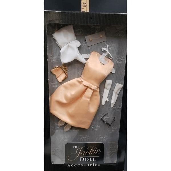 NIB- Franklin Mint Jackie Doll Peach Dress Ensemble