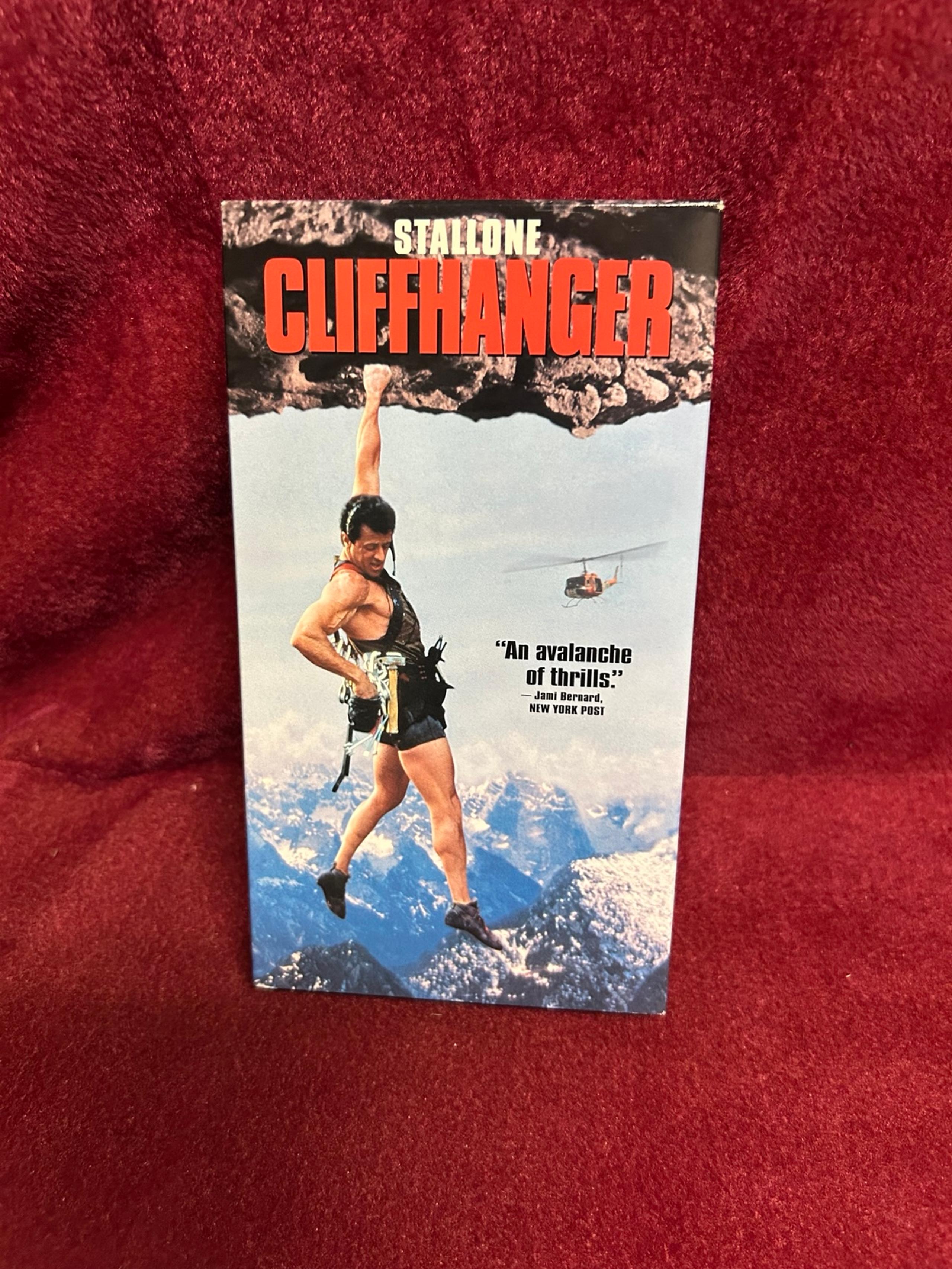 CLIFFHANGER VHS Movie 1993 Action Thriller Vintage Like New Condition NWOT