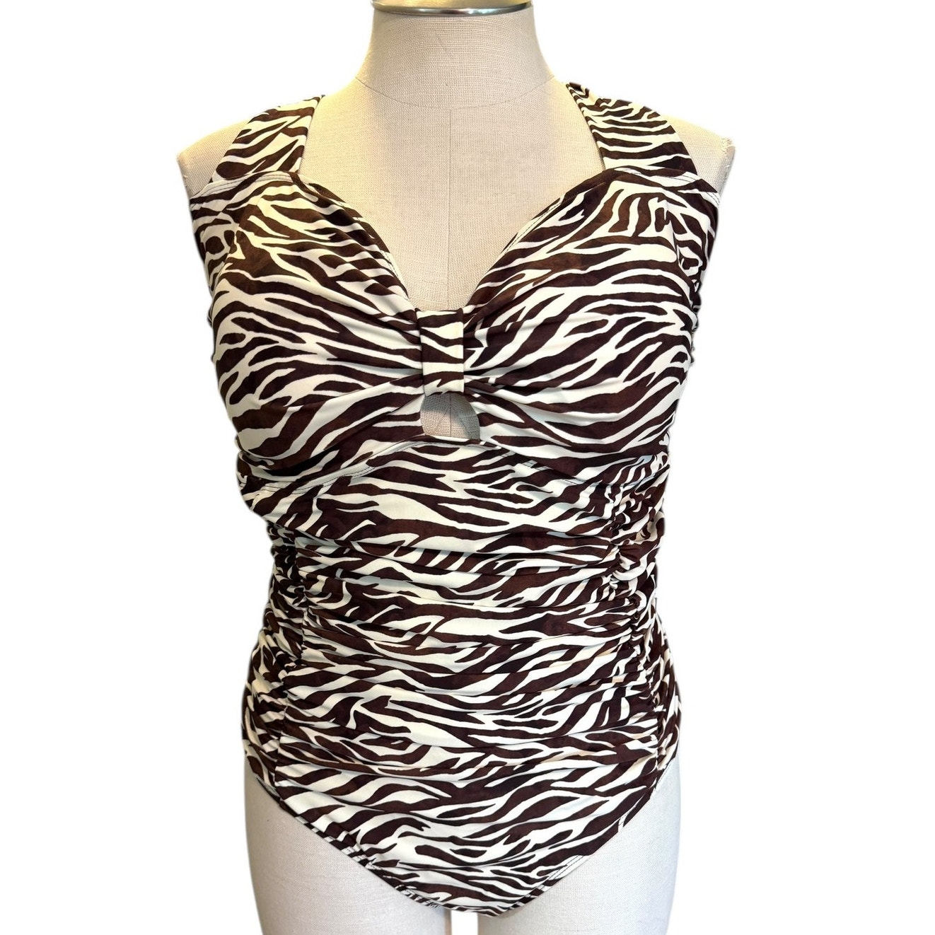 New Torrid 4 (4X 26) Sexy One Piece Zebra Print Ruched Tummy Control Swimsuit