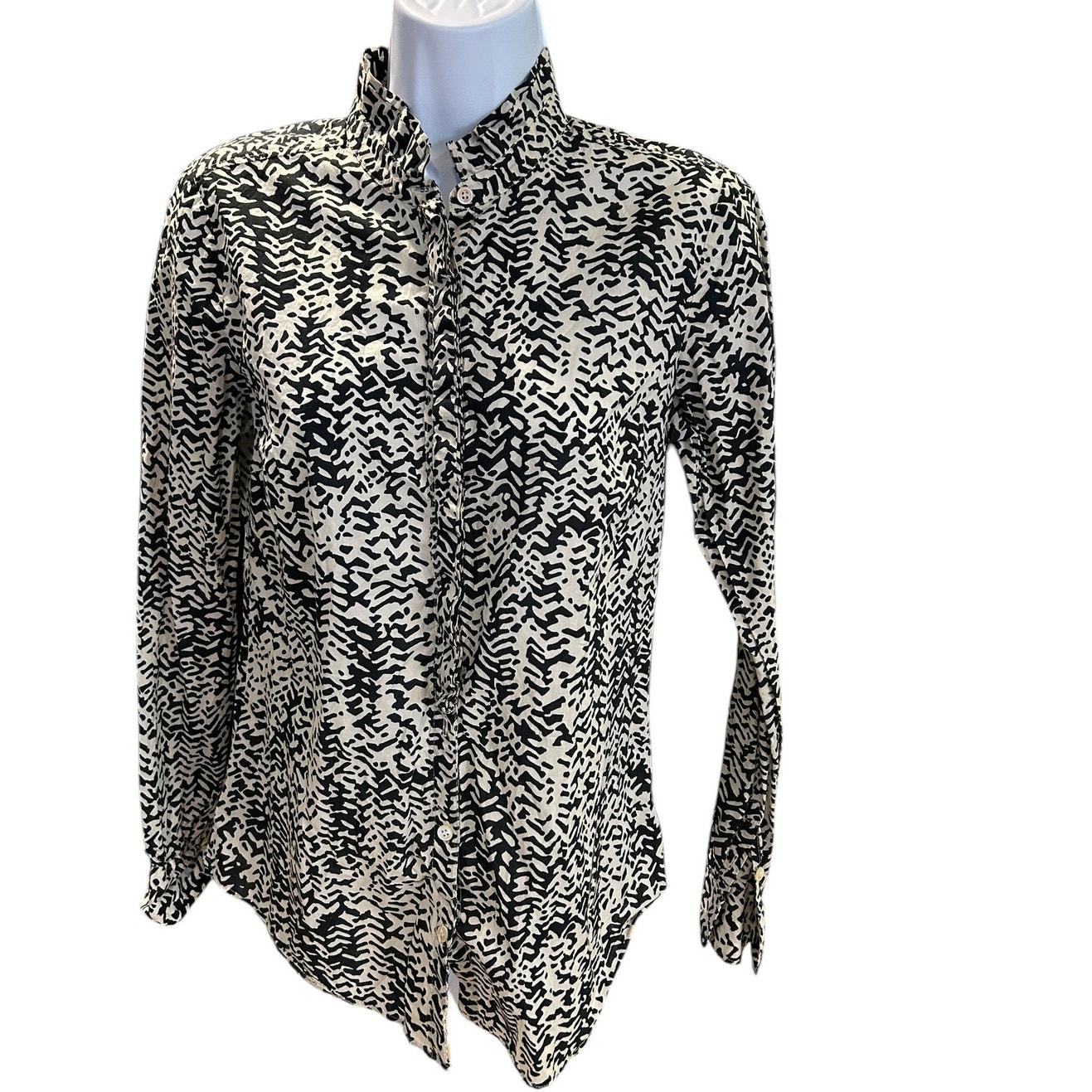 J. CREW Black Cream Long Sleeve Tuxedo Pleat Button up Corpcore Women's Size 2