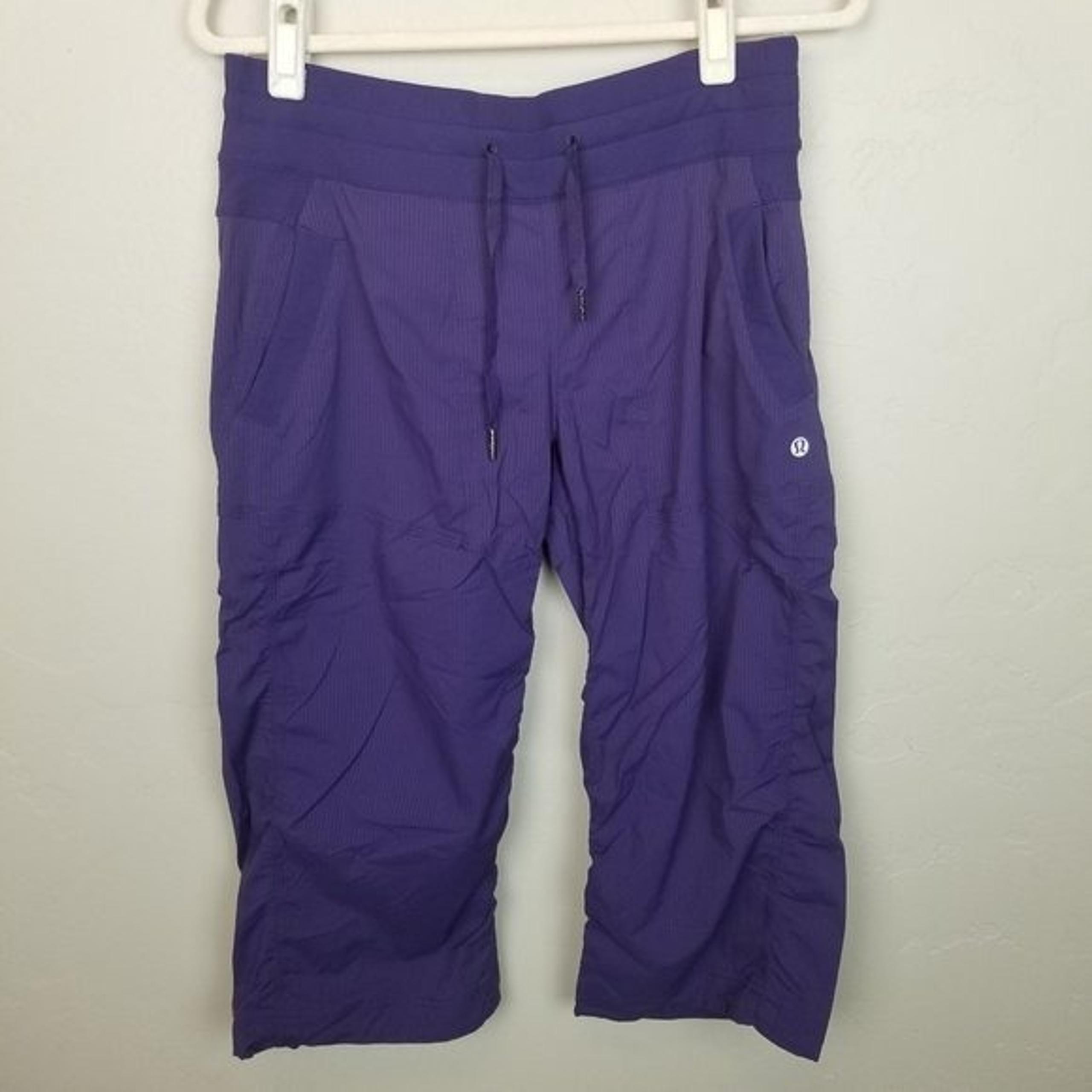 Lululemon Womens 6 Purple Crop Capri Yoga Pants Stretch Bottoms Drawstring Waist