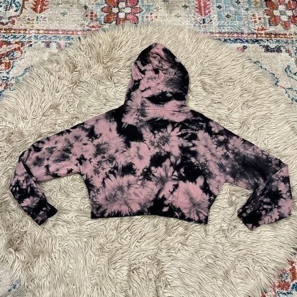 Young fabulous and broke cropped hoodie size small