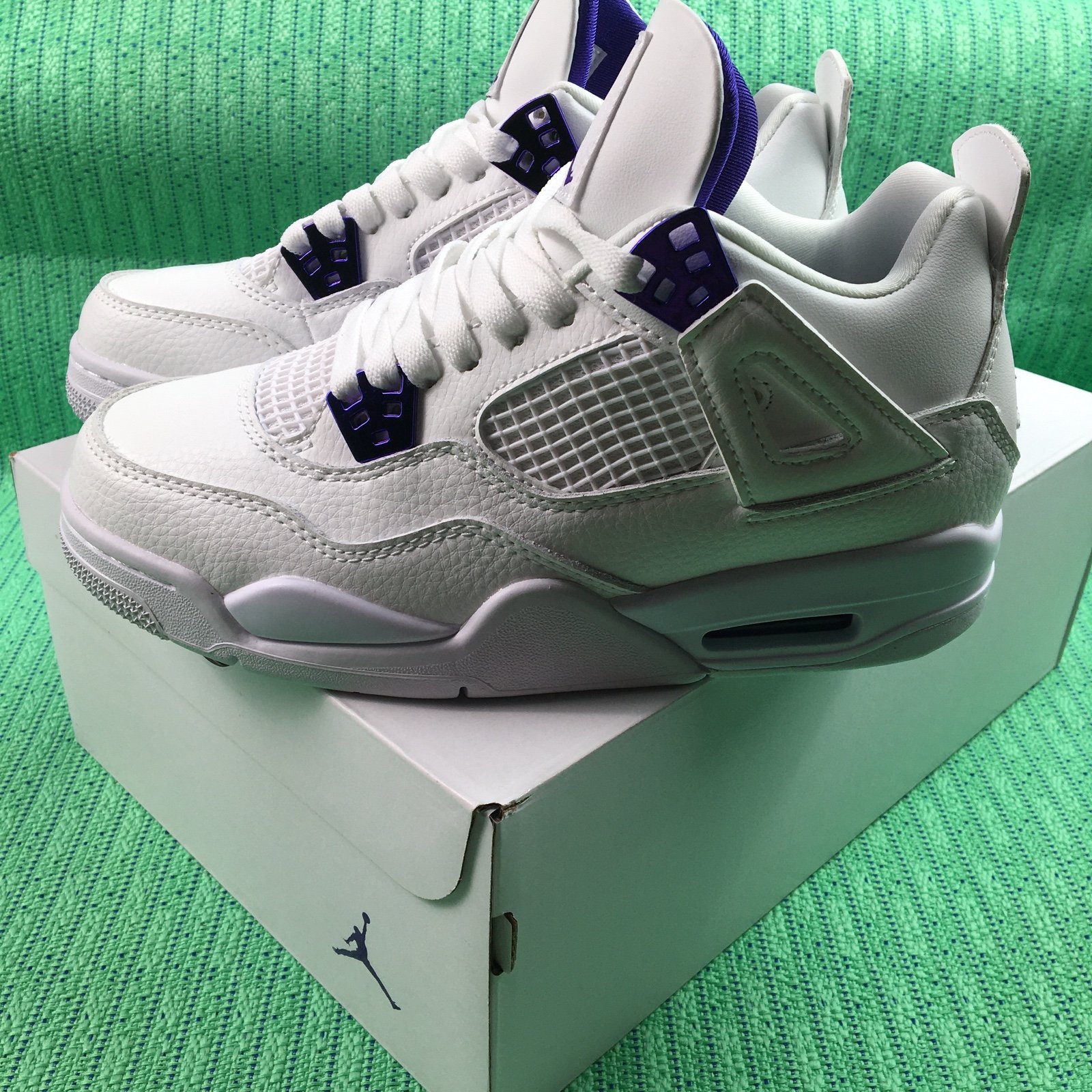 Jordan 4 retro sneakers size 7 for women