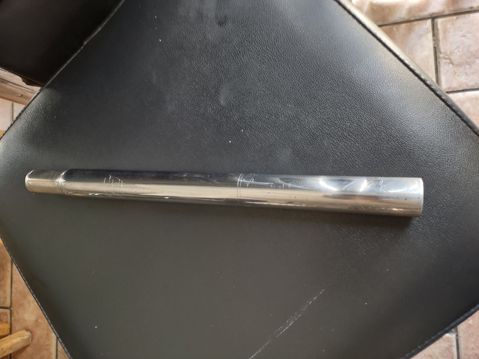 REDLINE SEAT POST STAMPED RL 25.4