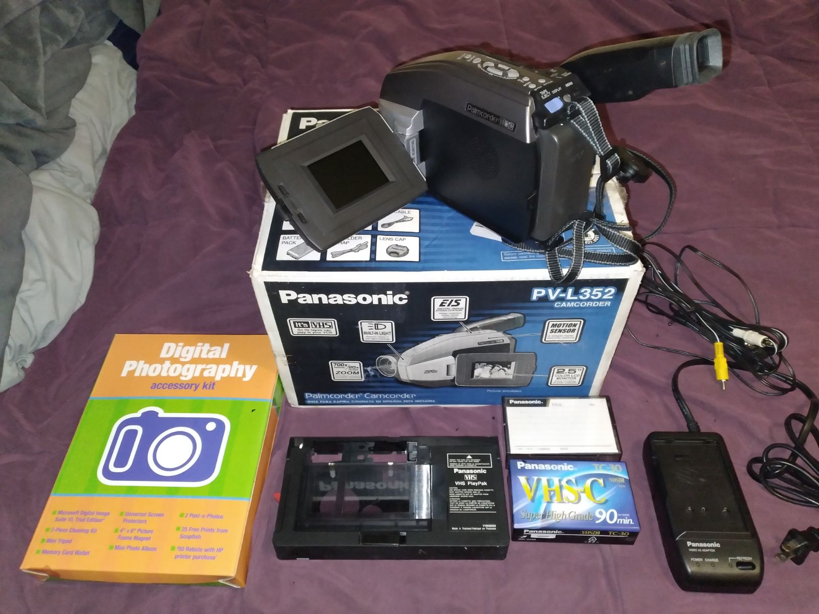 Vintage Panasonic Palmcorder Camcorder PV-L352 + Accessories *READ DESCRIPTION*