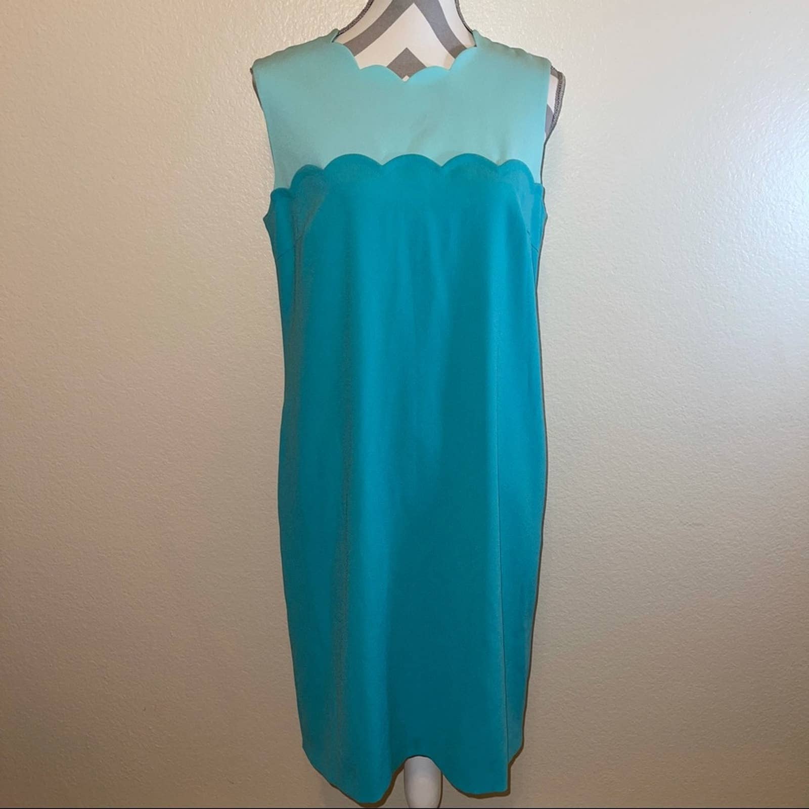 NWT Escada Dewissa Blue 2 Tone Color-Block Scalloped Sleeveless Shift Dress 38 8