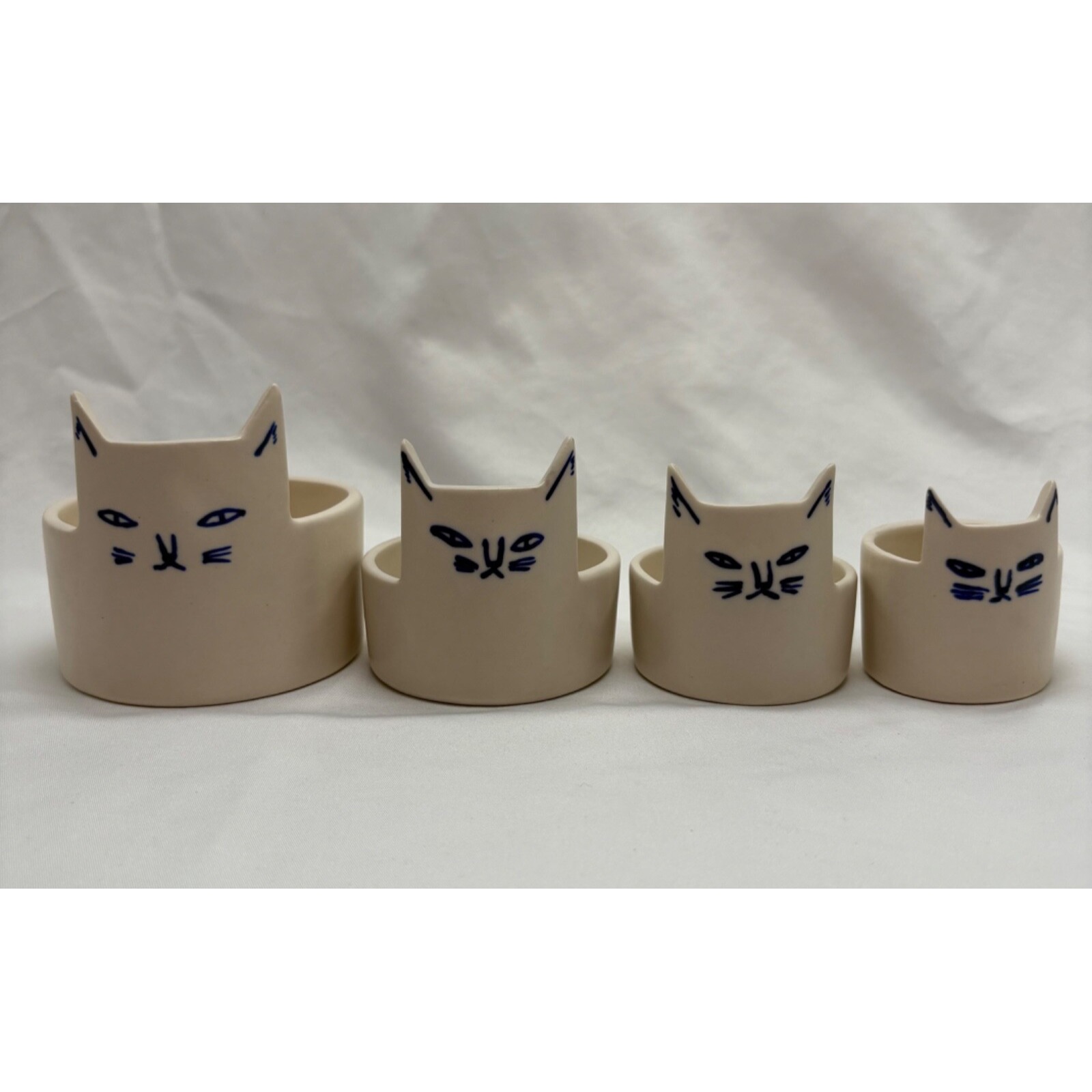 Anthropologie Cat Measuring Cups Stoneware Signed Kaye Blegvad Nesting Set of 4