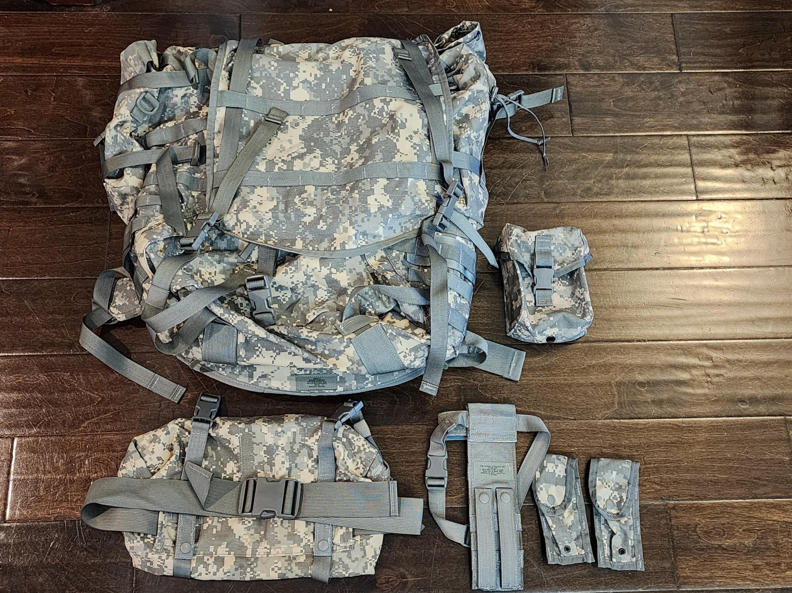 New MT Military MOLLE II Large Rucksack Backpack w/ Frame & Accessories Bundle