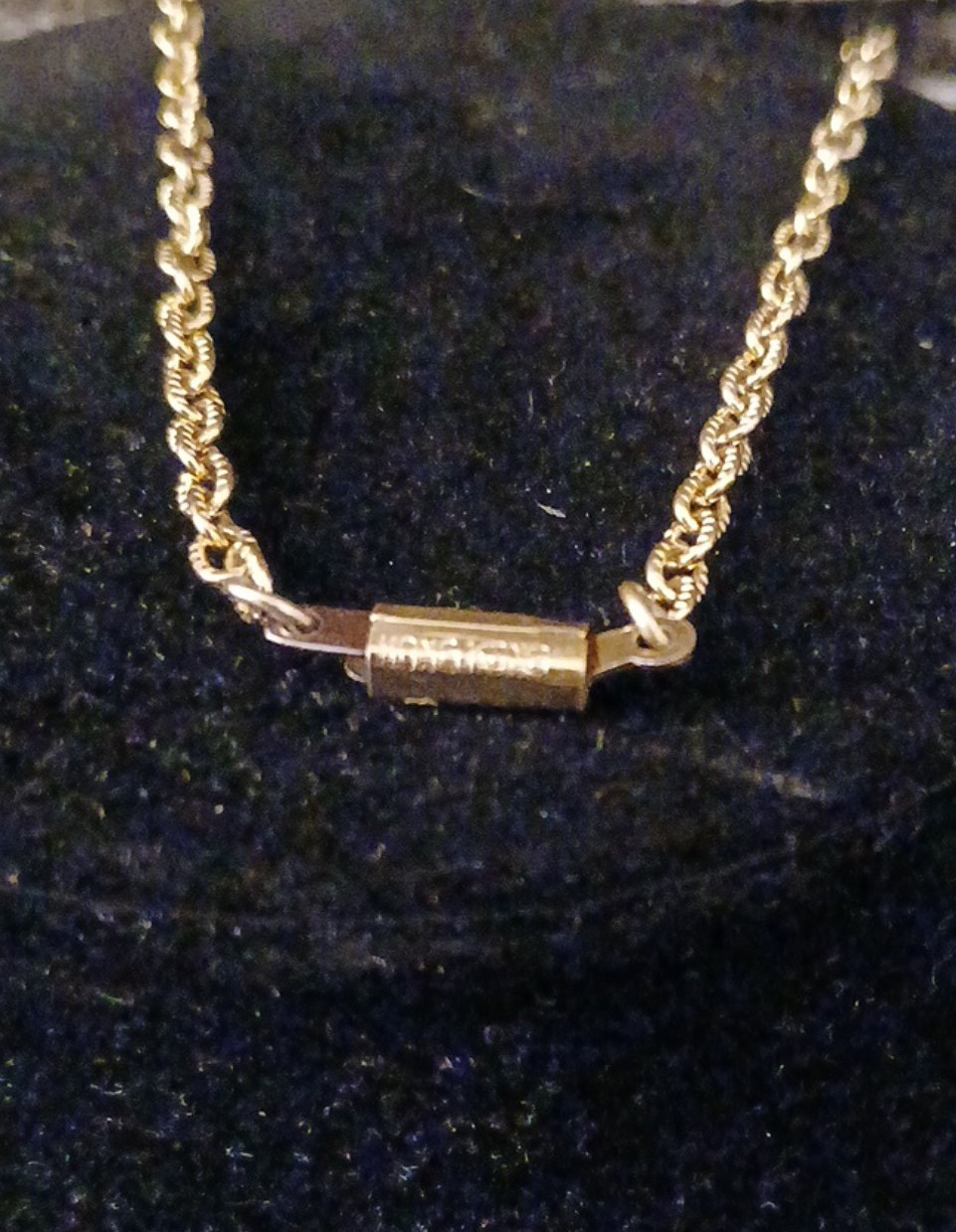 Vintage Hong Kong necklace - detail