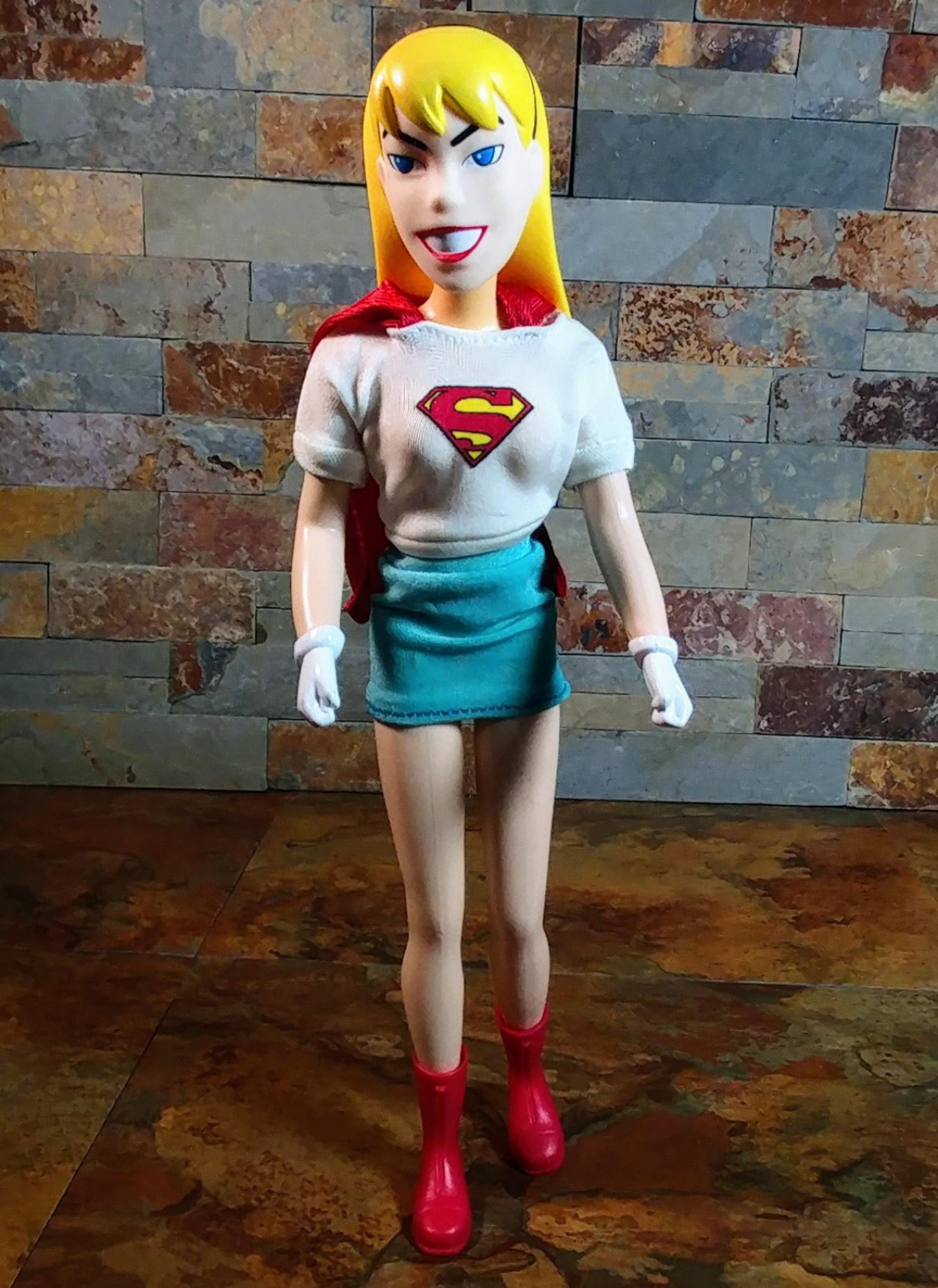DC Comics Supergirl • Superman Animated Series Hasbro Action Figure •