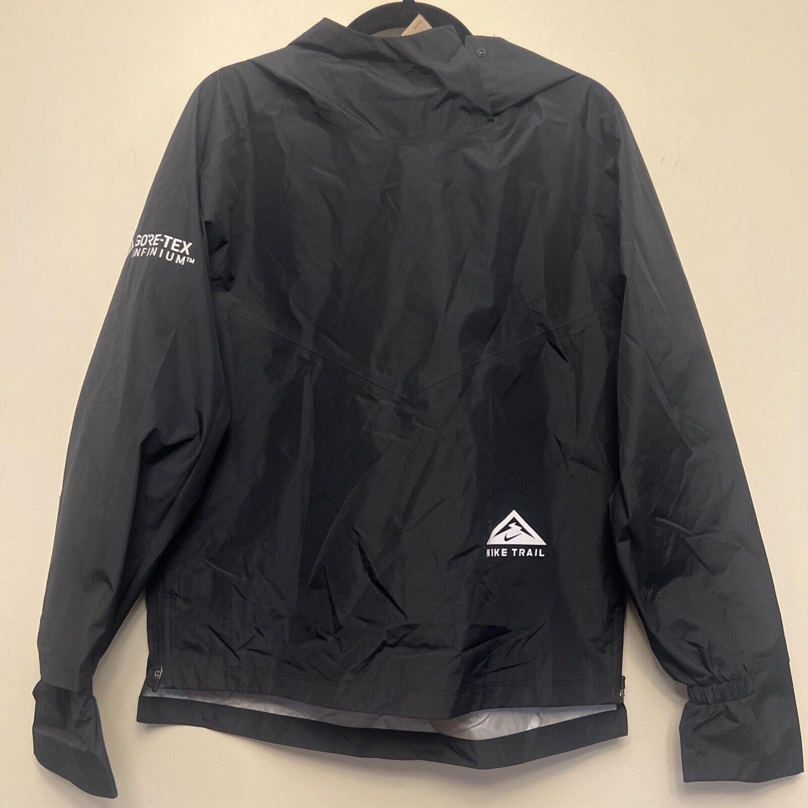 Nike women's trail jacket XS black NWT windbreaker running