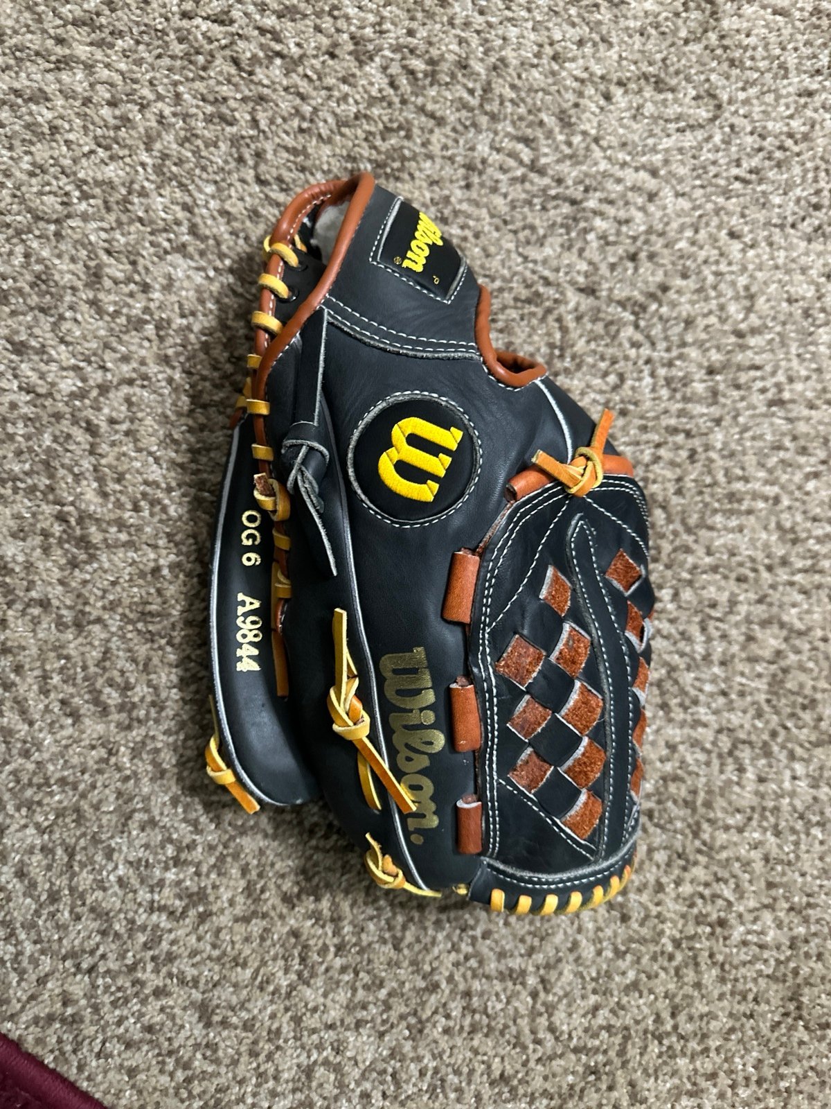 WILSON OPTIMA GOLD SERIES OG6 A9844 SOFTBALL GLOVE BLACK RIGHT HAND THROWER RHT