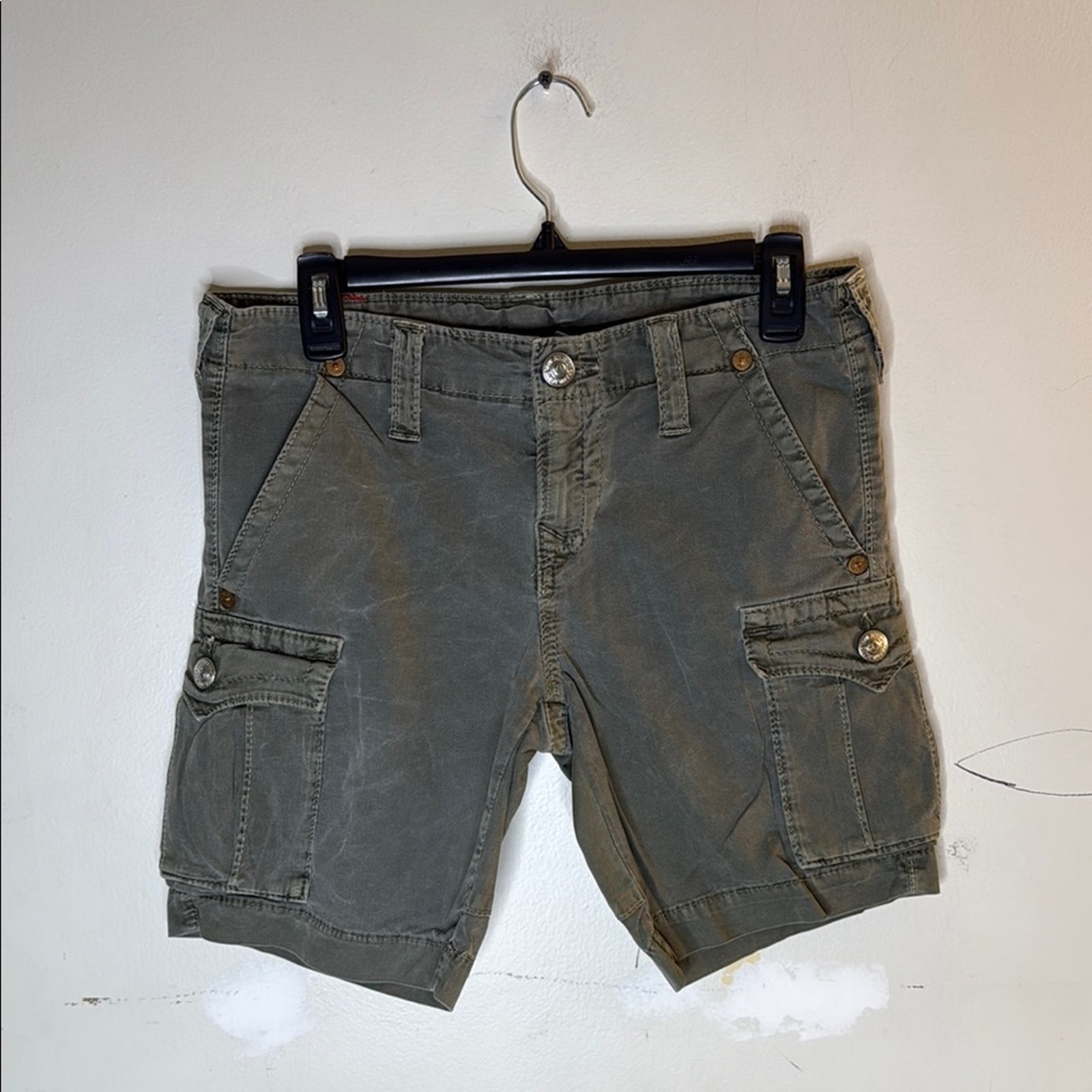 True Religion Gray Jenna Cargo Bermuda Length Shorts Size 26