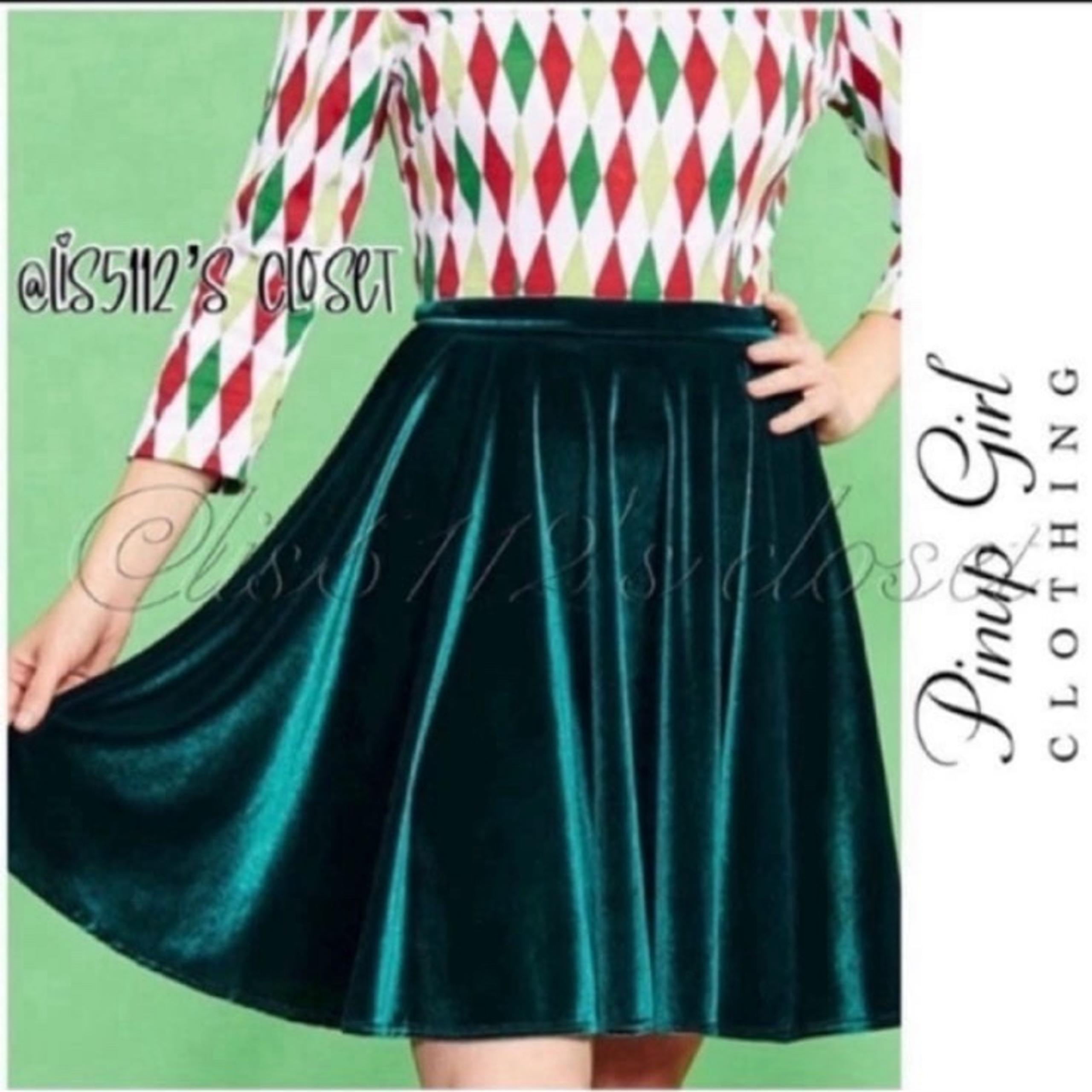Pinup Couture PUG Green Velvet Holiday Skater Skirt 2X