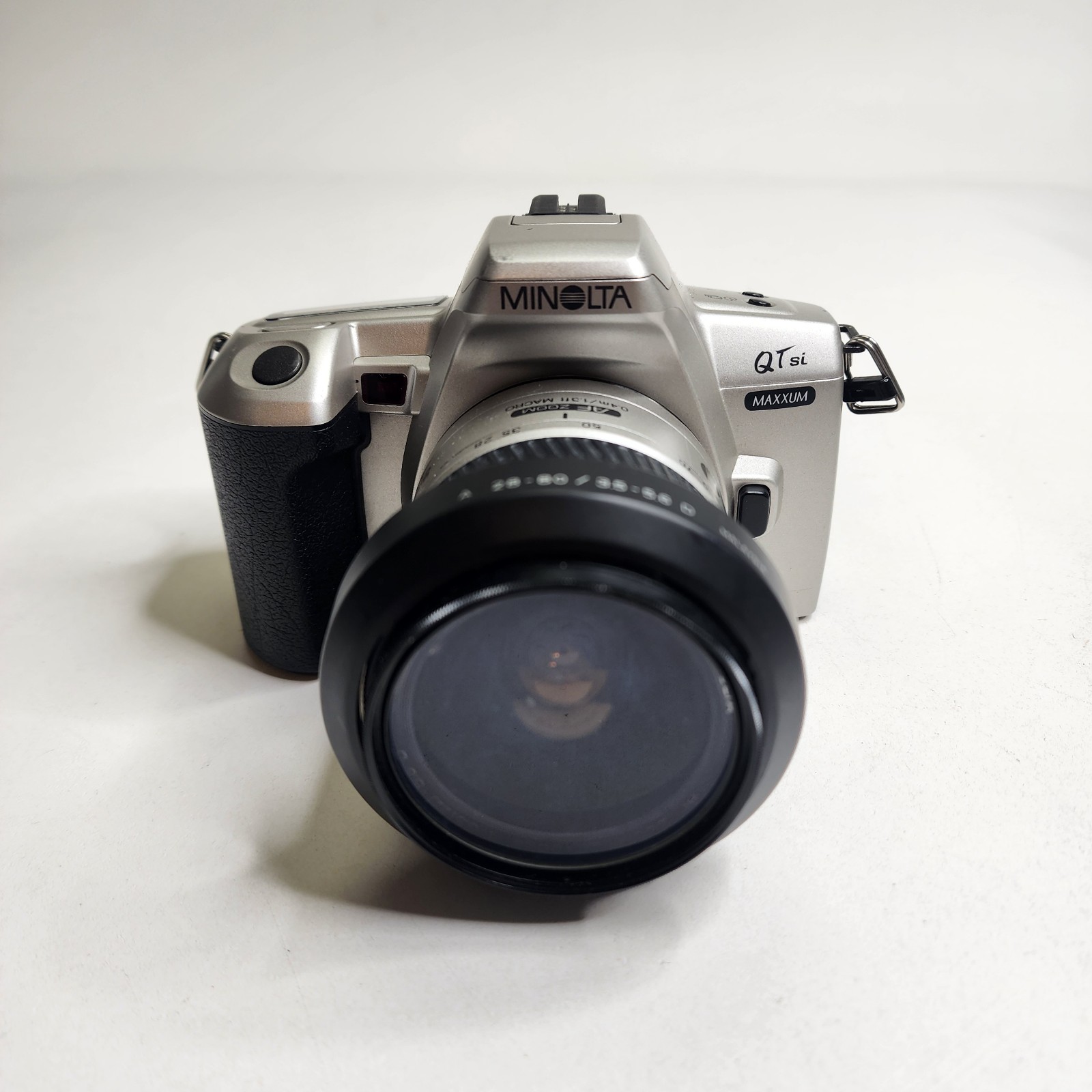 Minolta Maxxum QTsi 35mm SLR Film Camera with 28-80 mm AF Lens
