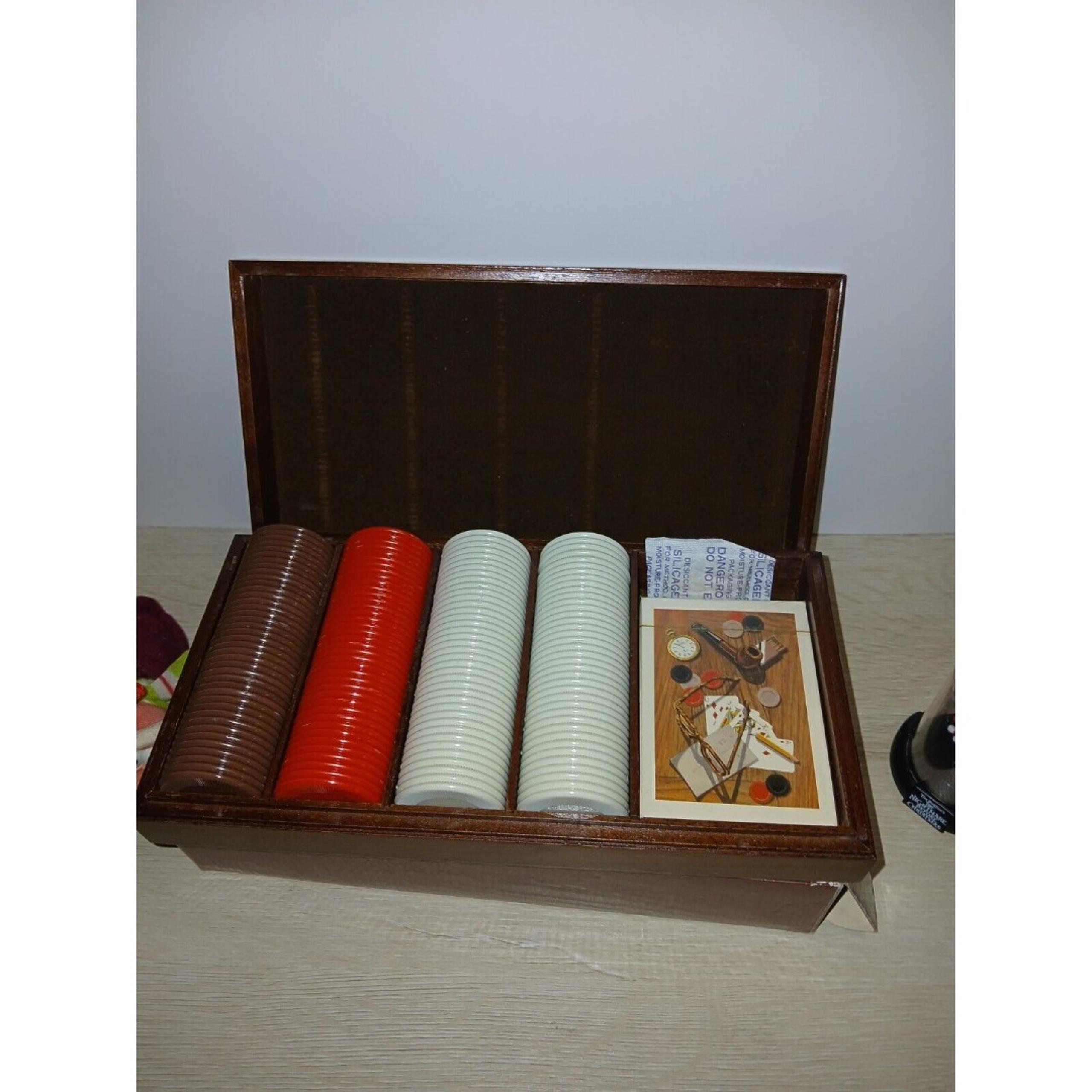 Gallery Originals Poker Set in Wood Box 1984 Cards Sealed New With Box Vintage