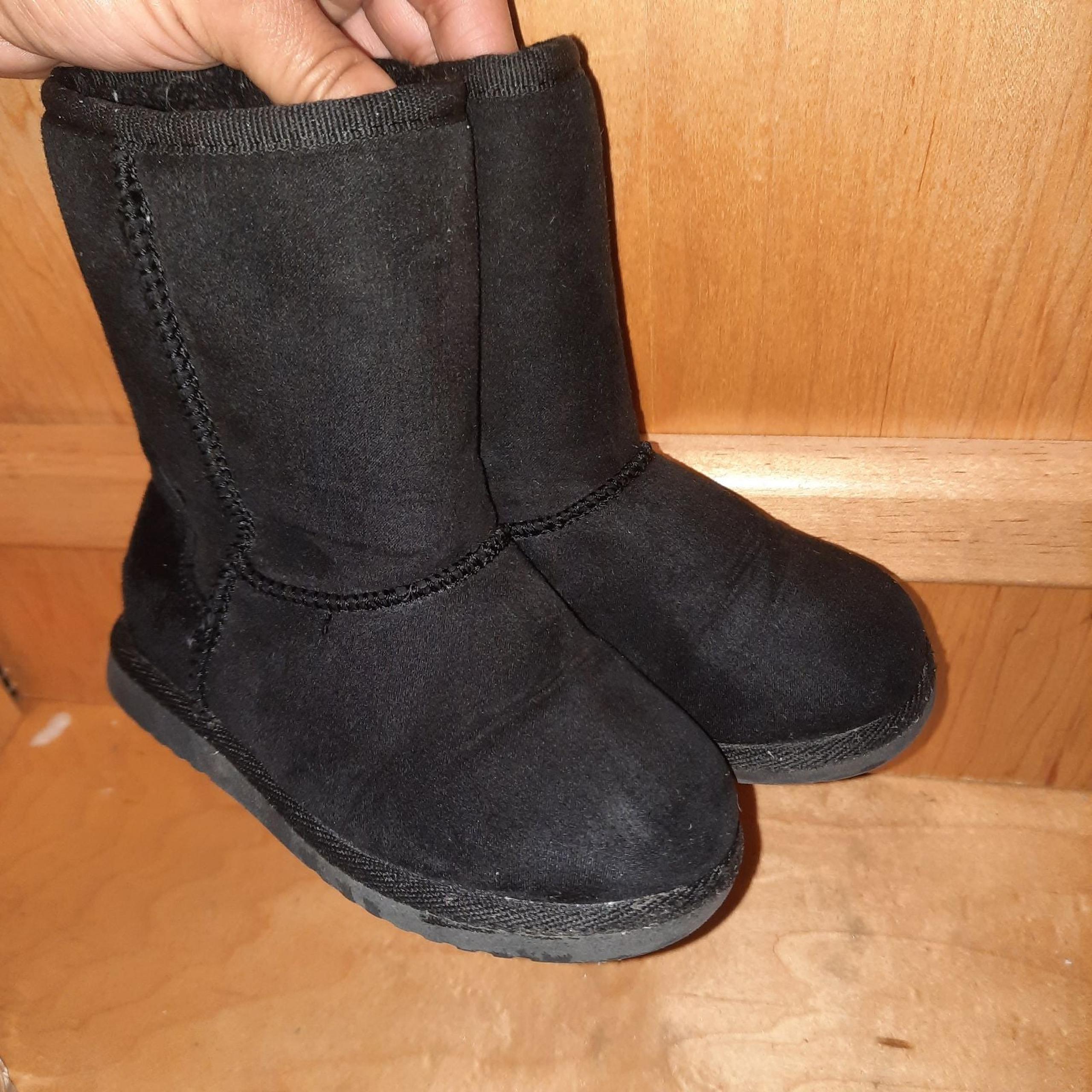 Girls black boots 9c