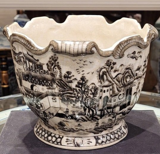 Vintage Style Porcelain Scalloped Black Willow Planter.8 D x 6 tall. Great gift!