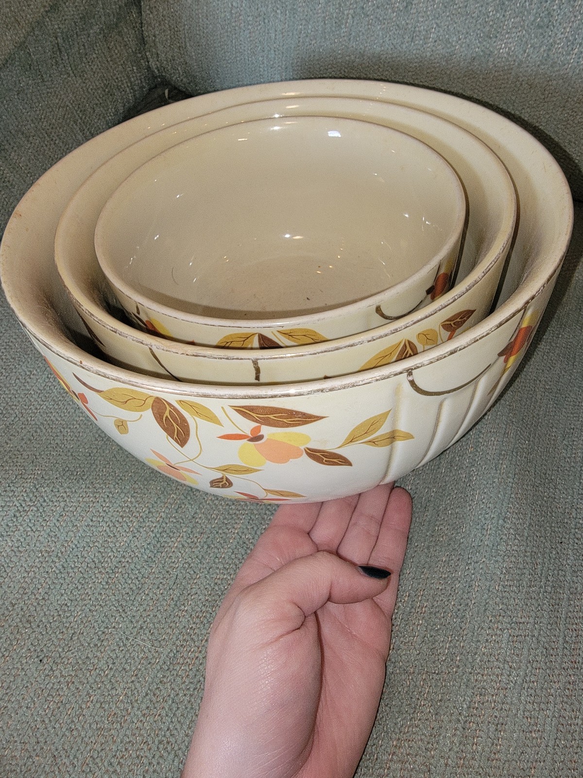 Halls superior leaf bowls