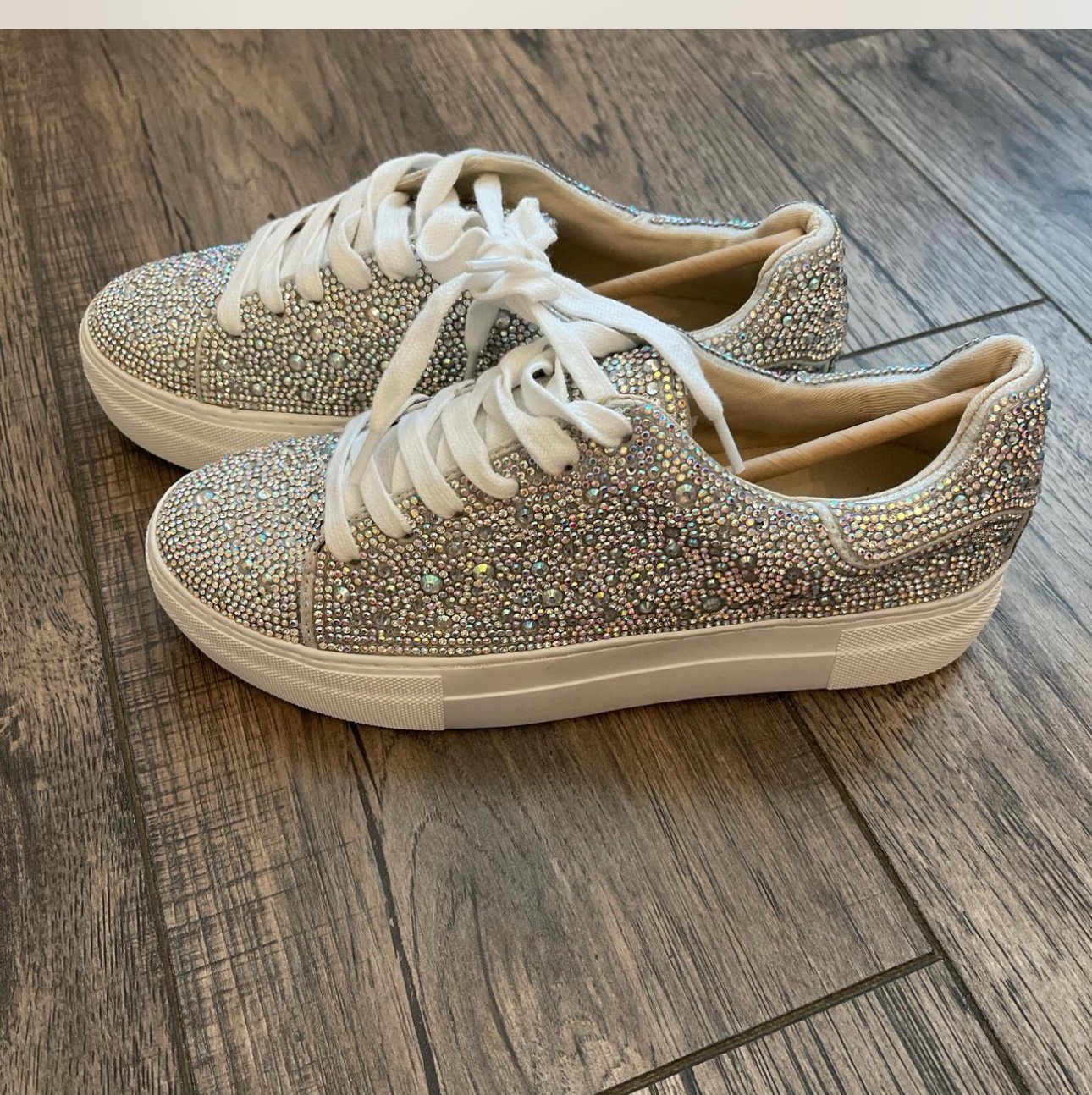 NEW betsey Johnson size 7.5 glitter sneakers
