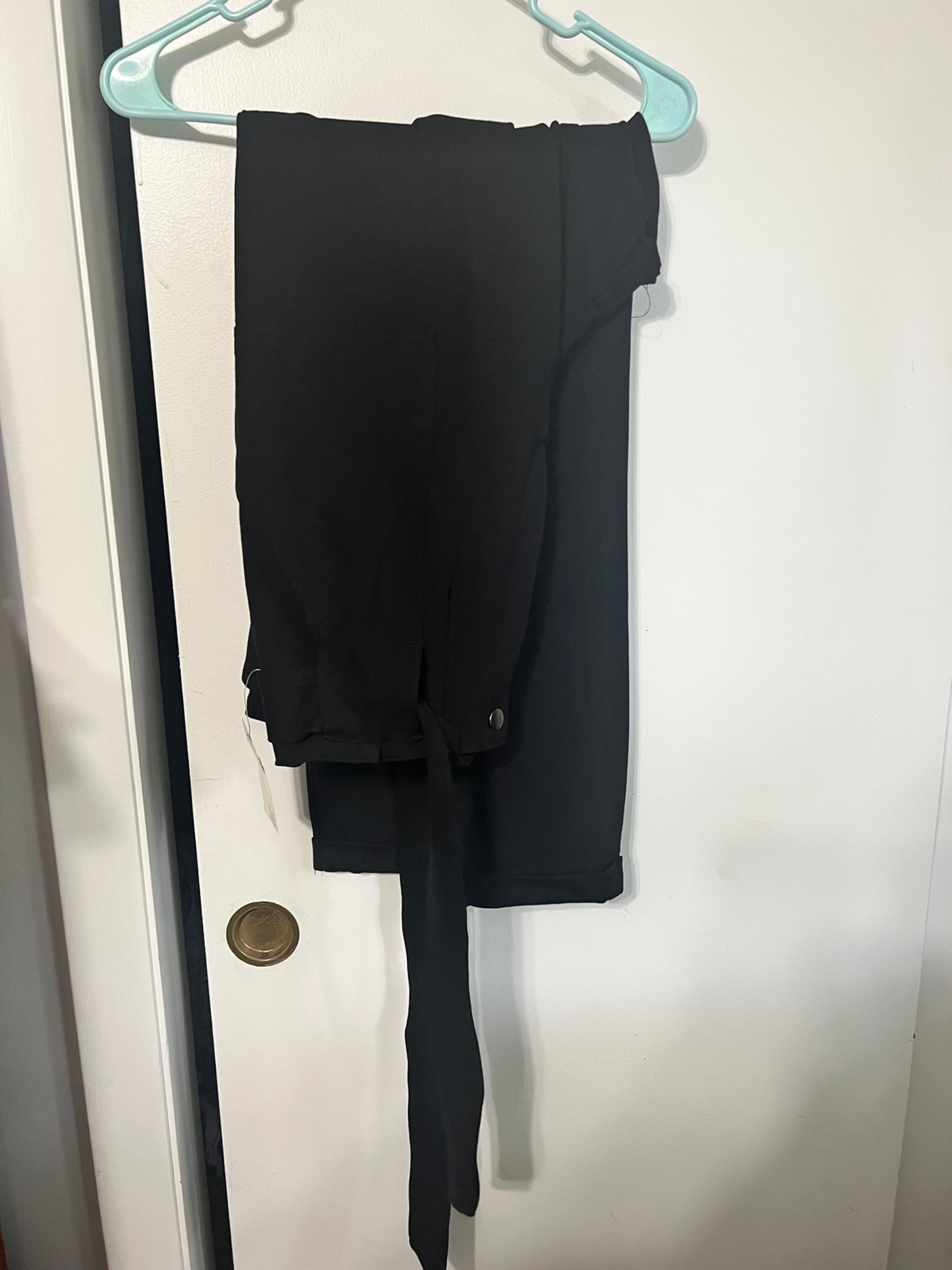 Juniors black pants 17