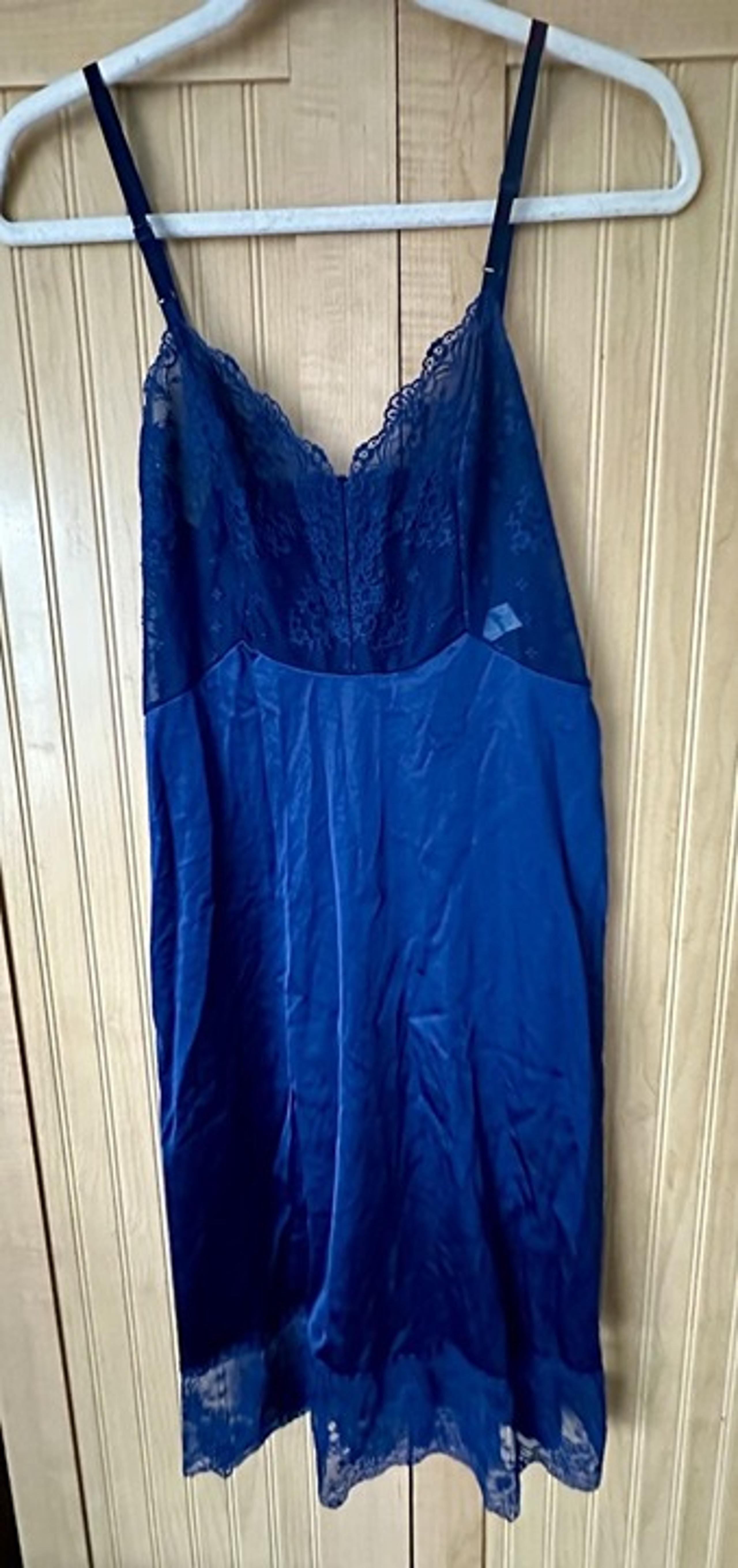 Vanity Fair Vintage Navy Lace Trim Lingerie Babydoll Slip Dress Womens Size 32 L