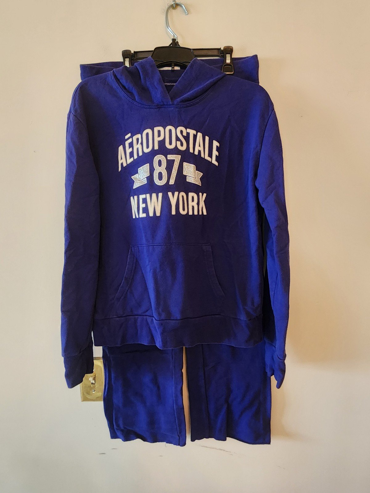 Aeropostalea Sweatsuit 2-piece purple hoodie large and pants size pants medium