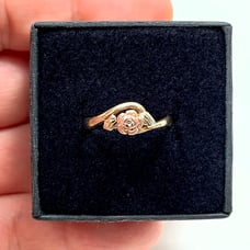 10k Solid Yellow Gold Rose & leaf Estate Ring (size 5.25 ) (2.13g)