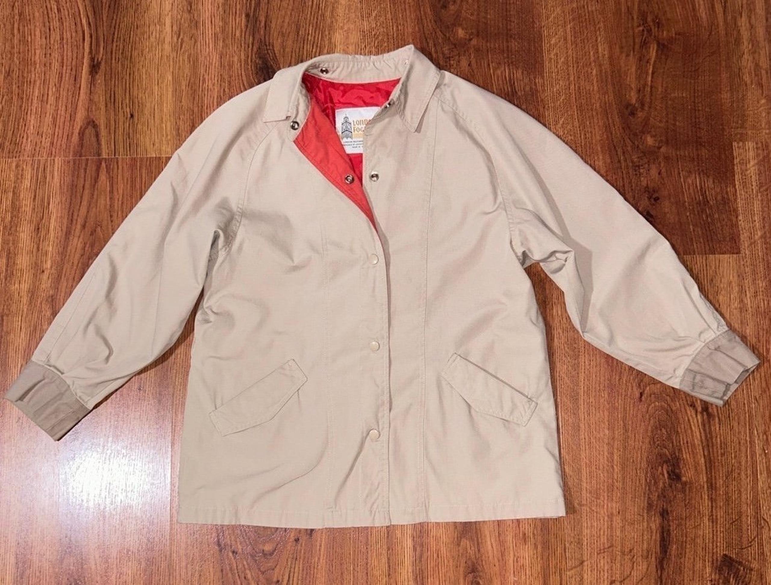 London Fog Women’s 6 Petite Vintage Rain Coat Weatherwear Streetwear