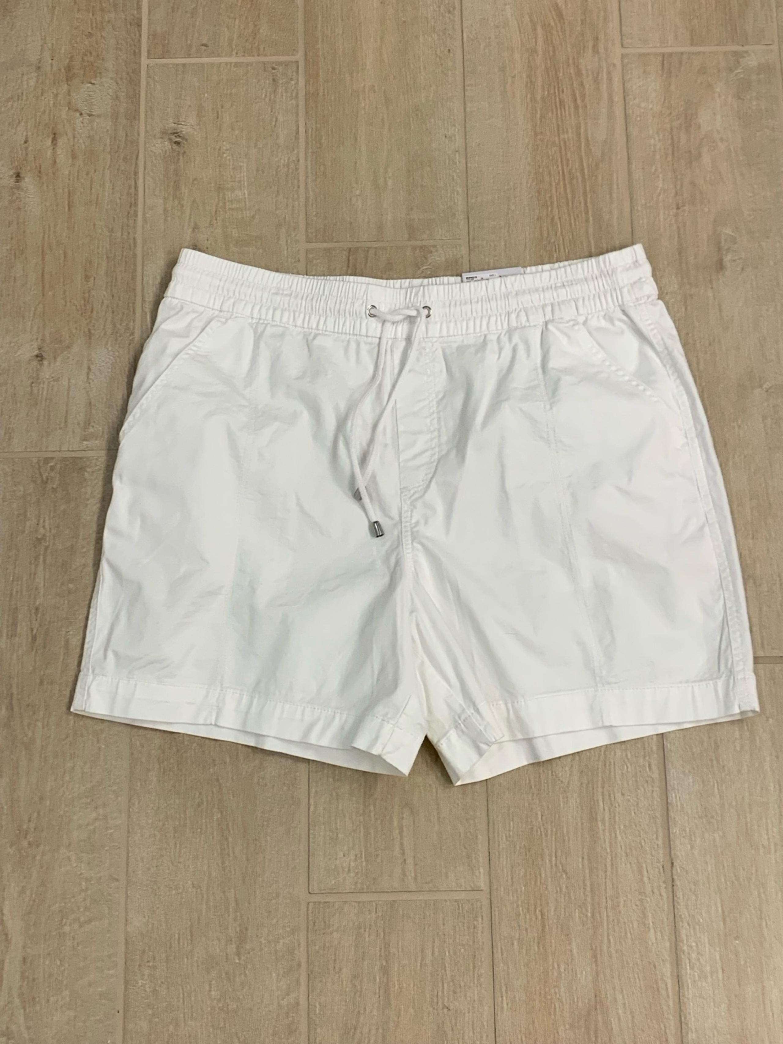 Women’s Croft & Barrow chino utility shorts white size L new with tags