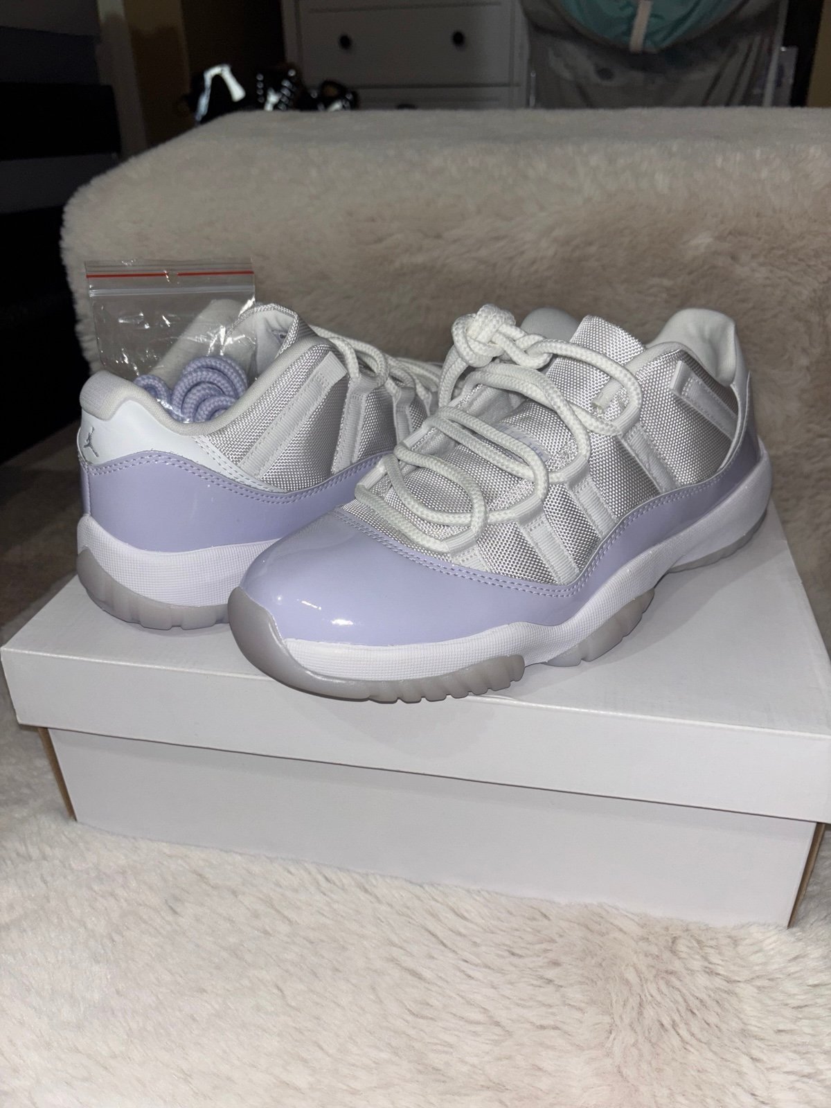 air jordan 11 retro low pure violet wmns 11.5