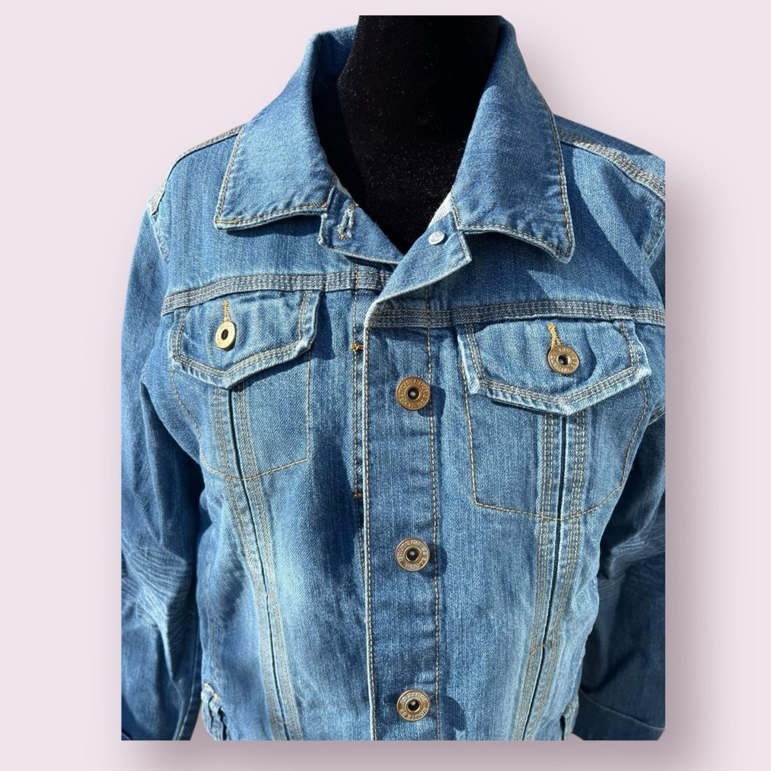 Route 66 women’s size L denim jacket, 99 % cotton 1% spandex