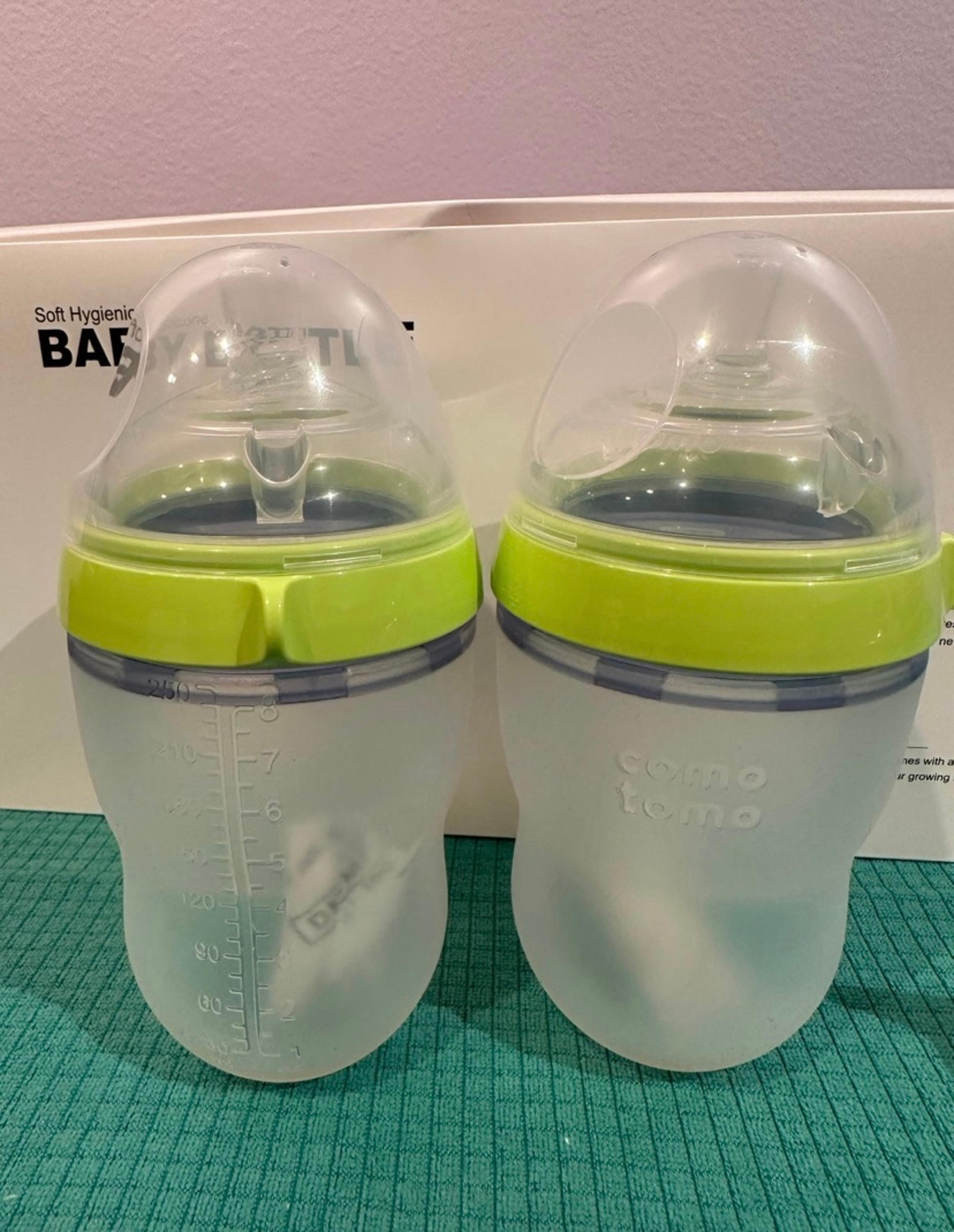 Comotomo Silicone Baby Bottle 8oz 2pk with replacement nipples new