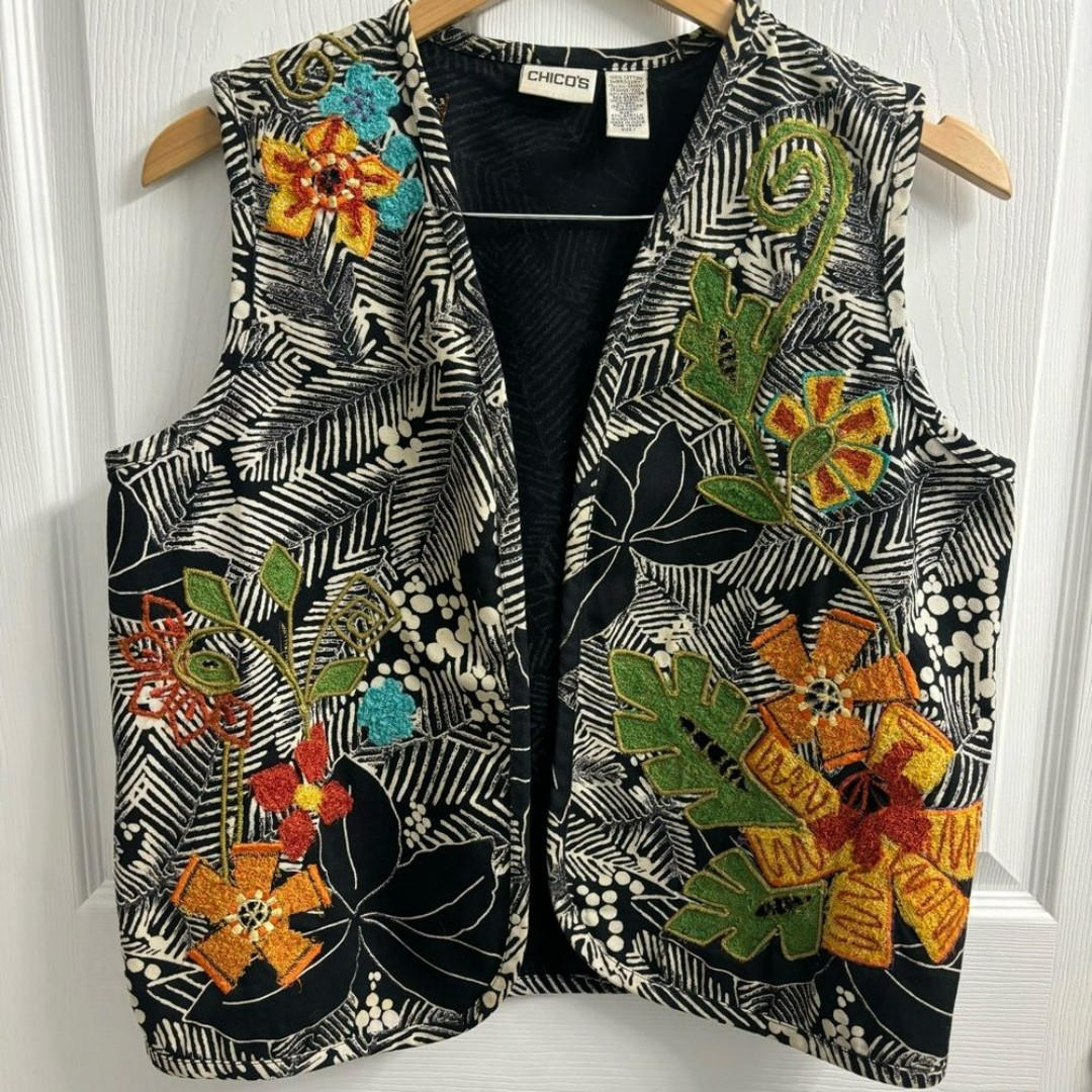 Chico’s Embroidered Floral Printed Vest Black XL Vintage Art to Wear Artistic