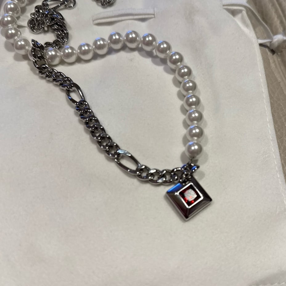 EEKE necklace