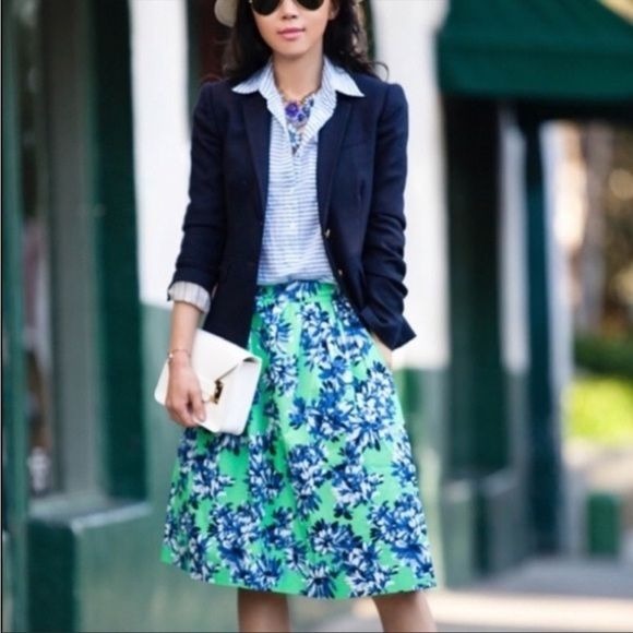 J. Crew Women’s Patio skirt size 4 Flower lime green with blue & white flowers