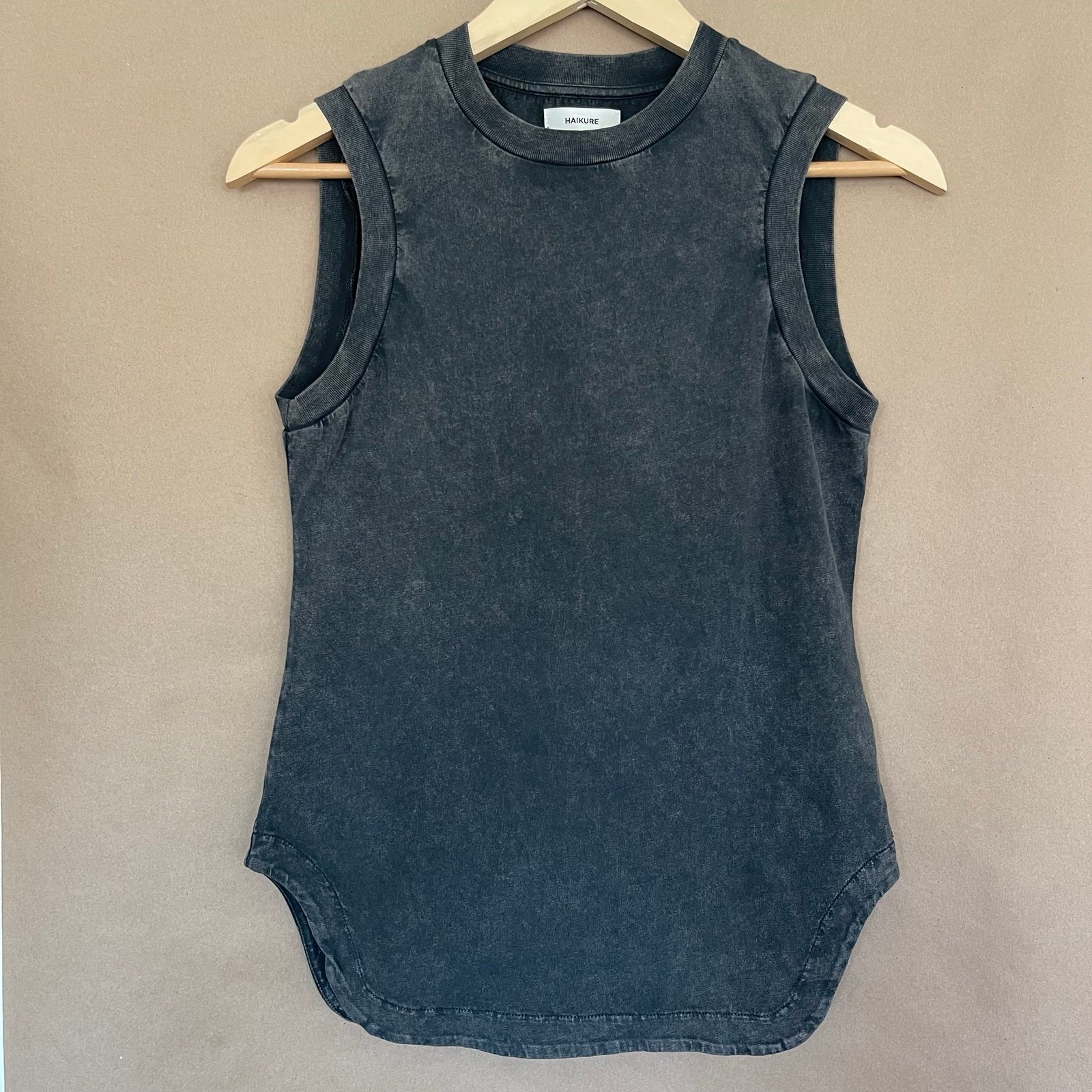 Haikure + Net Sustain Leslie Cotton - Jersey Tank Charcoal Size Small Like New