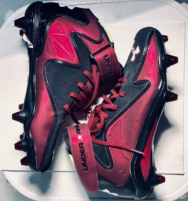 Under Armour men' football cleats new SZ