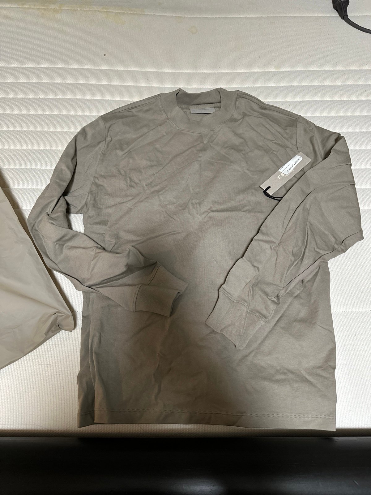 Essentials Crewneck shirt XS