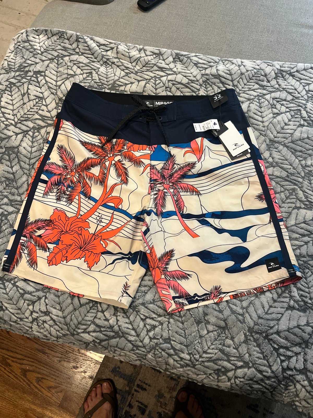 Men’s swim shorts