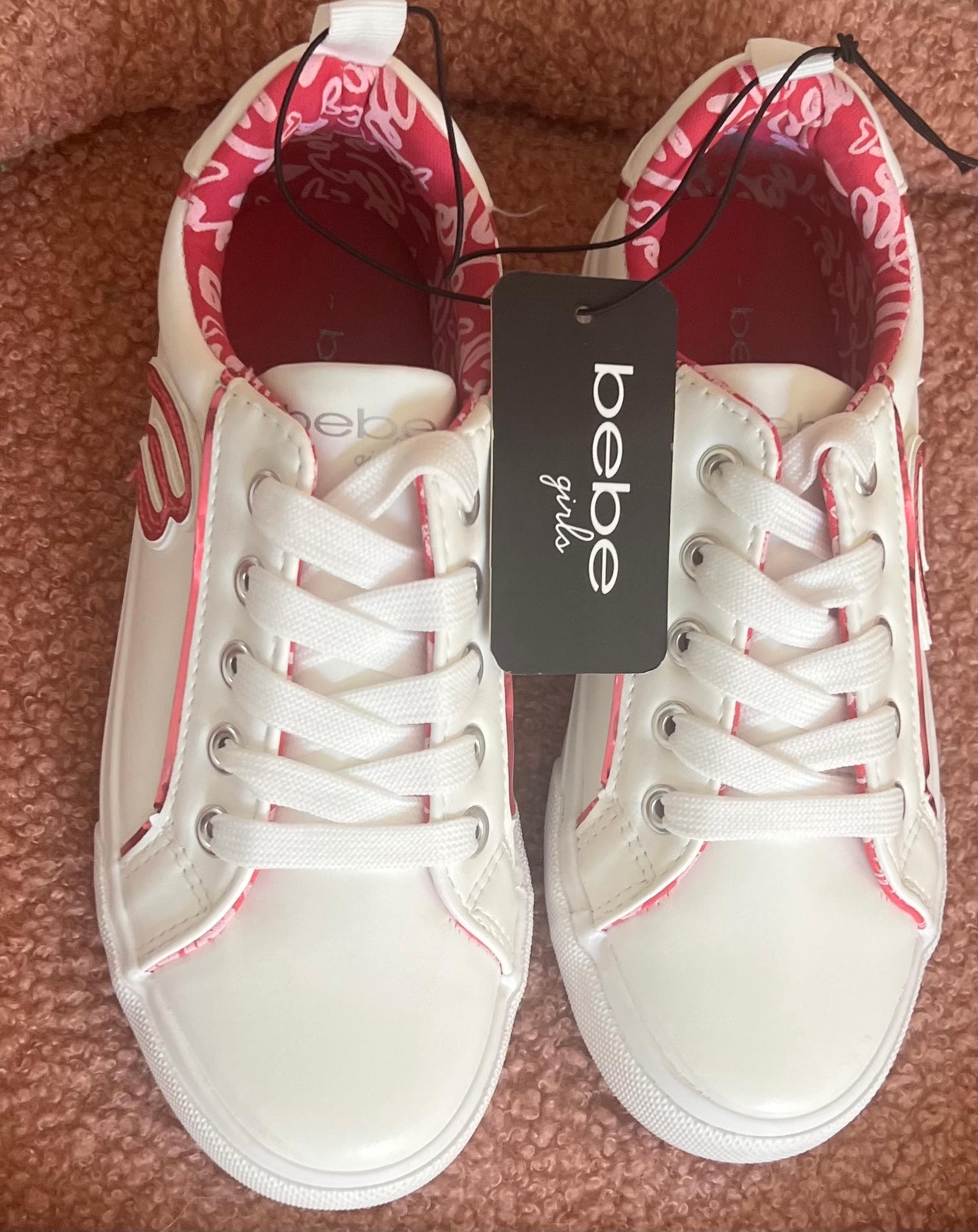 NWT Bebe Big Girls Low Top With Holographic "B" Sneaker Size 1