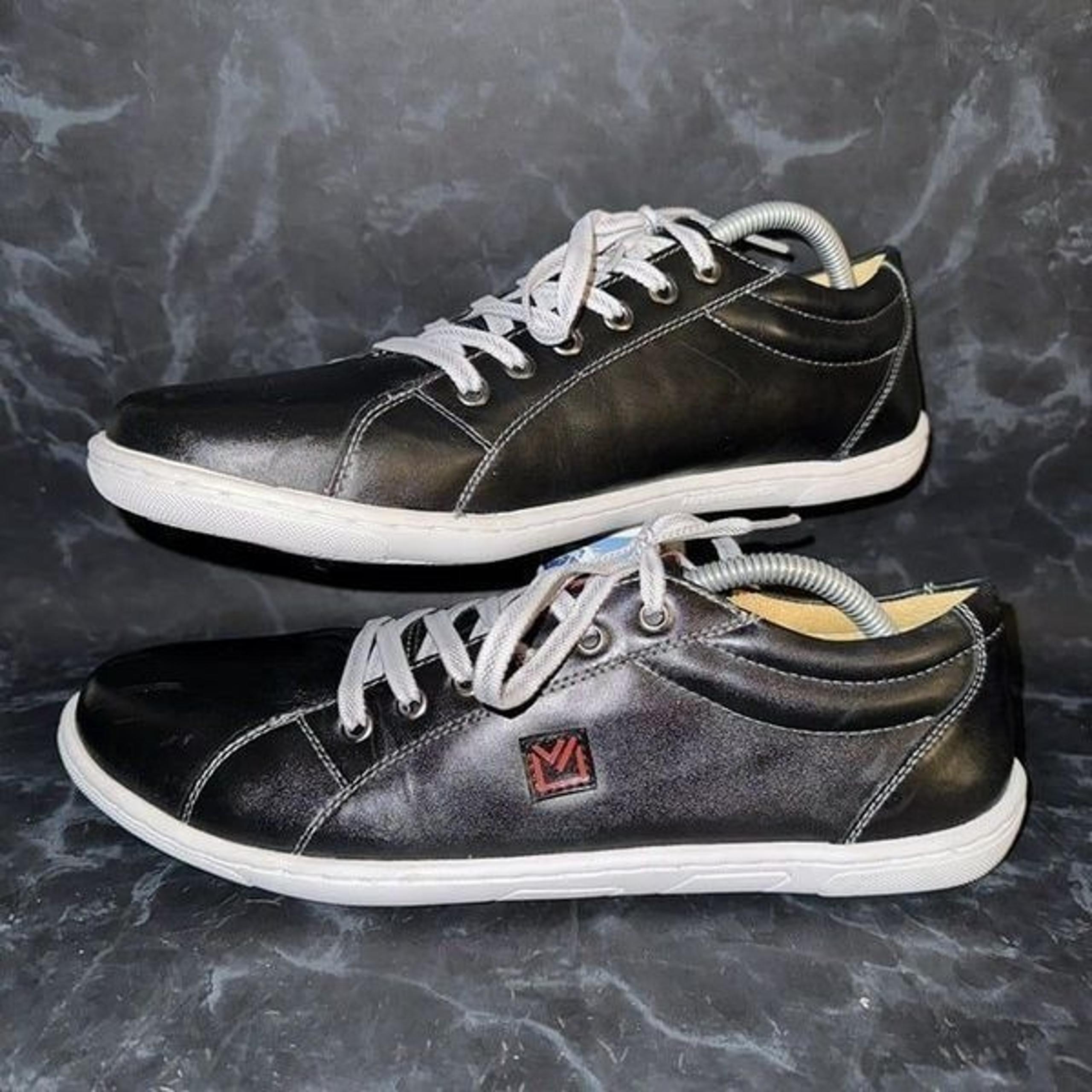 Sandro Moscoloni Vito Plain Toe Black Leather Comfort Sneaker Men’s Size 10D